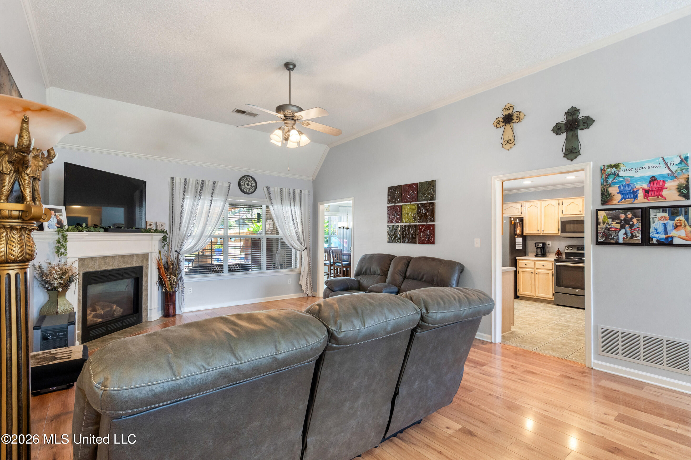 2390 Hamilton Cove Property Photo 5