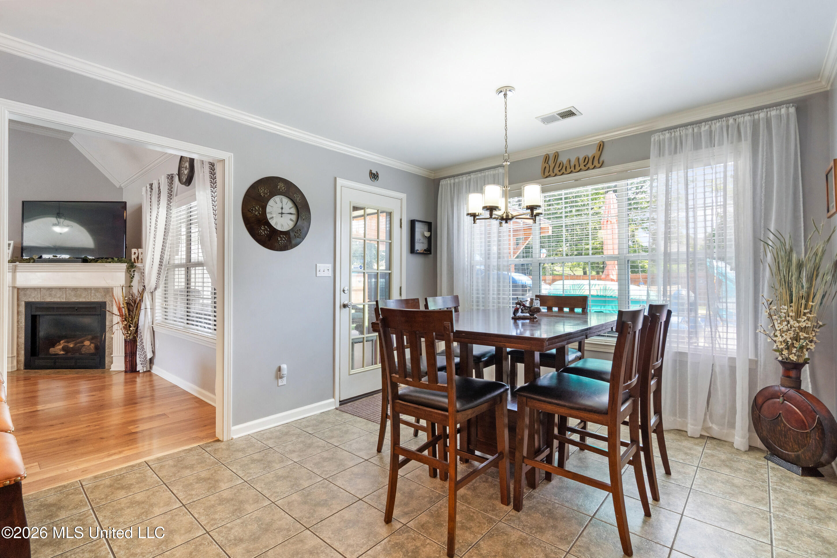 2390 Hamilton Cove Property Photo 8