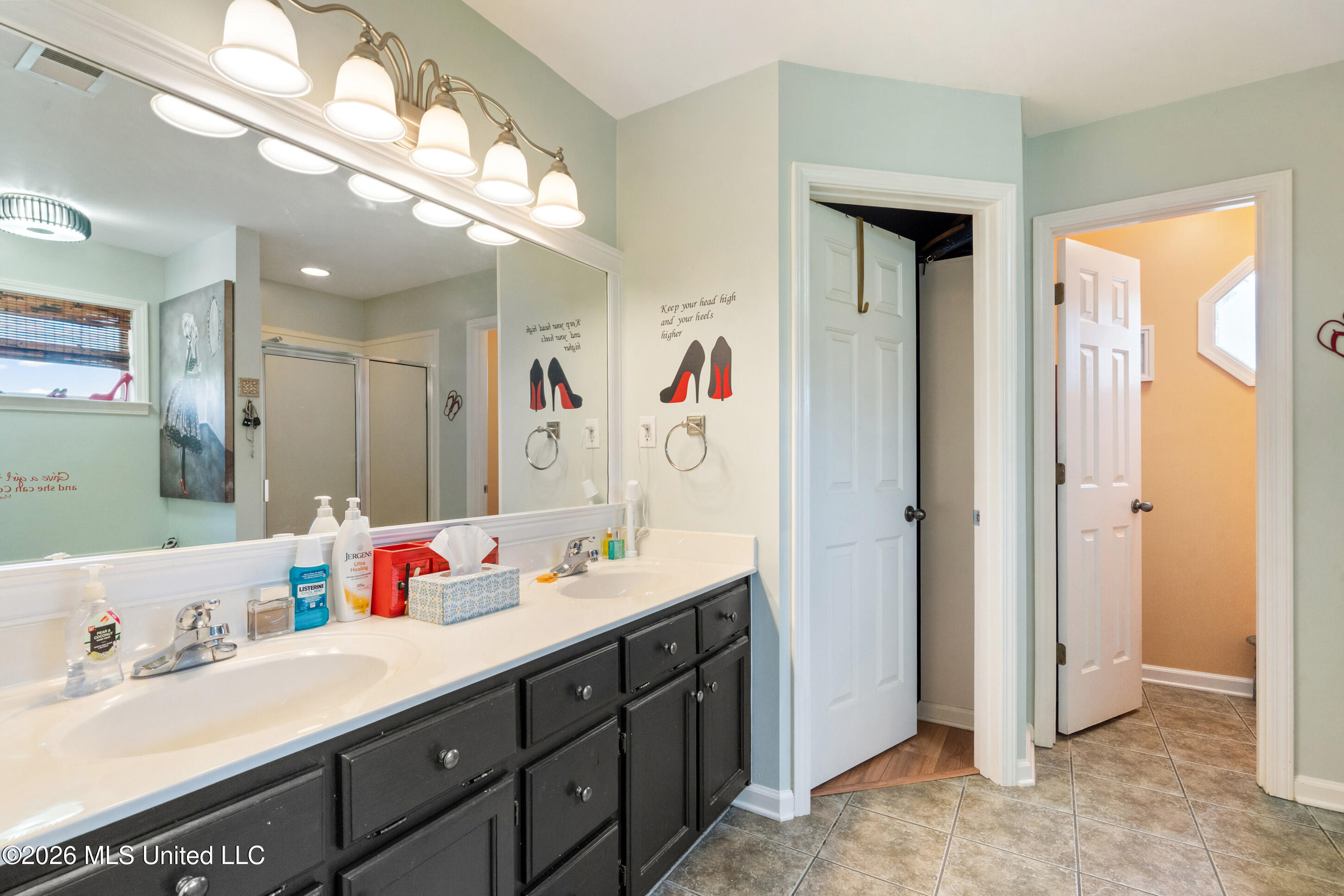 2390 Hamilton Cove Property Photo 14
