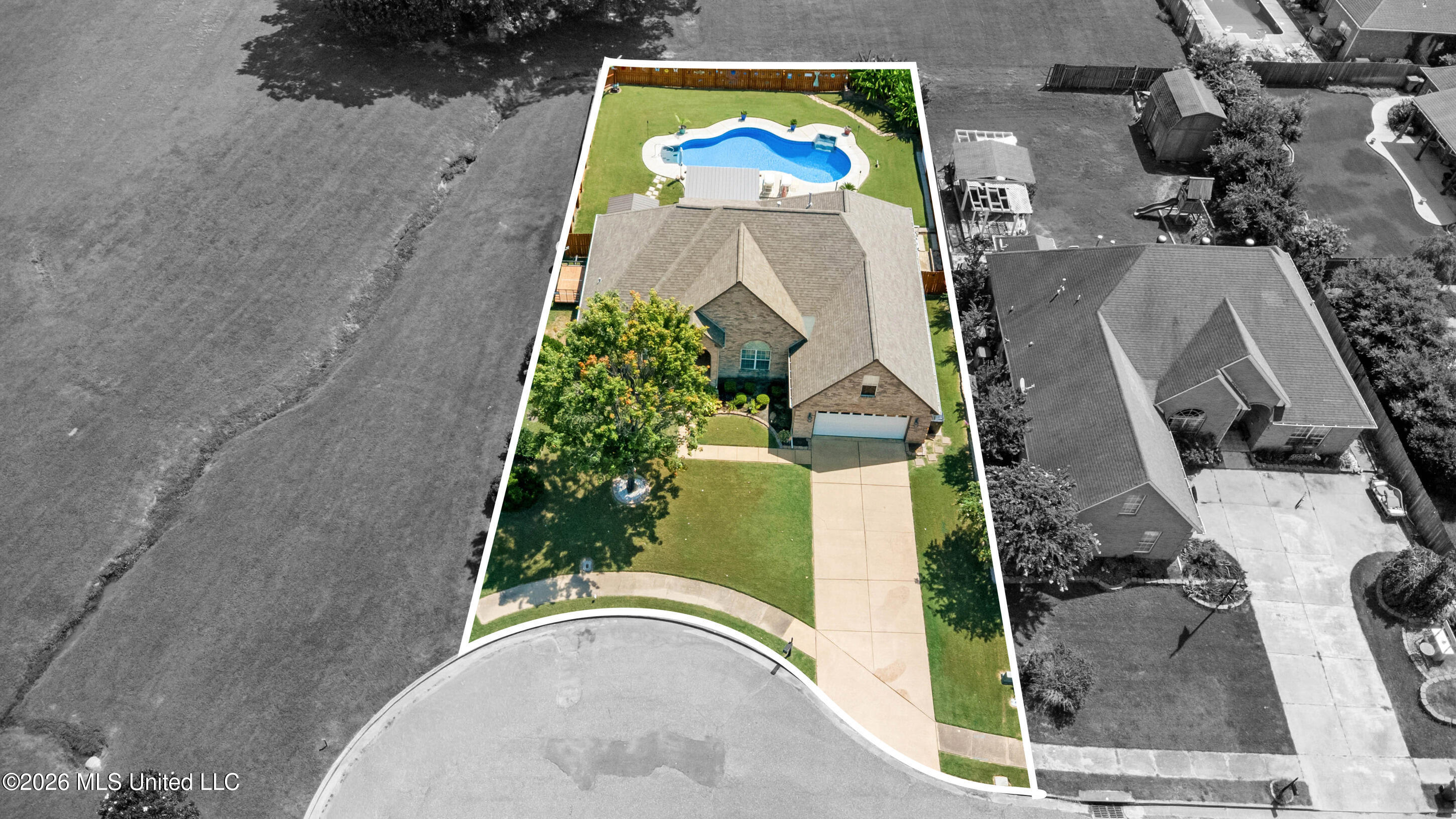 2390 Hamilton Cove Property Photo 32