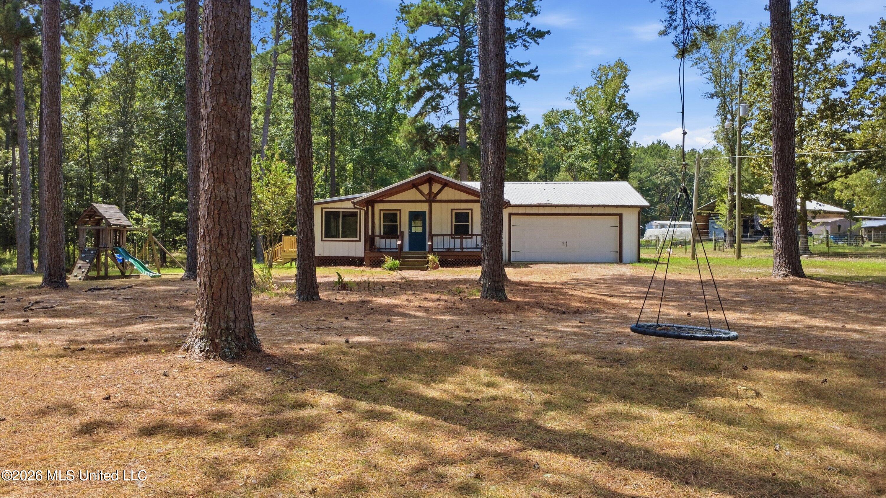 199 Easy Street Property Photo 2
