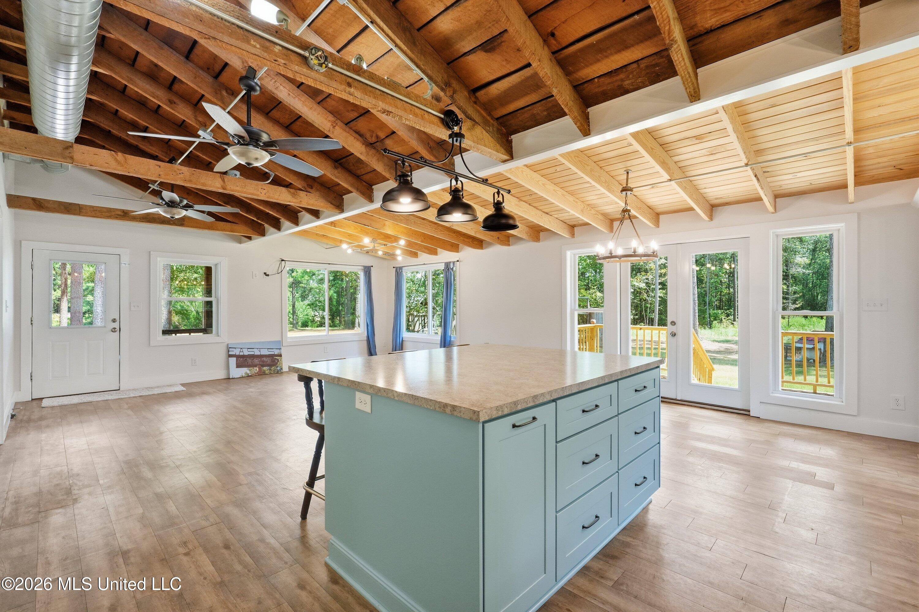 199 Easy Street Property Photo 7