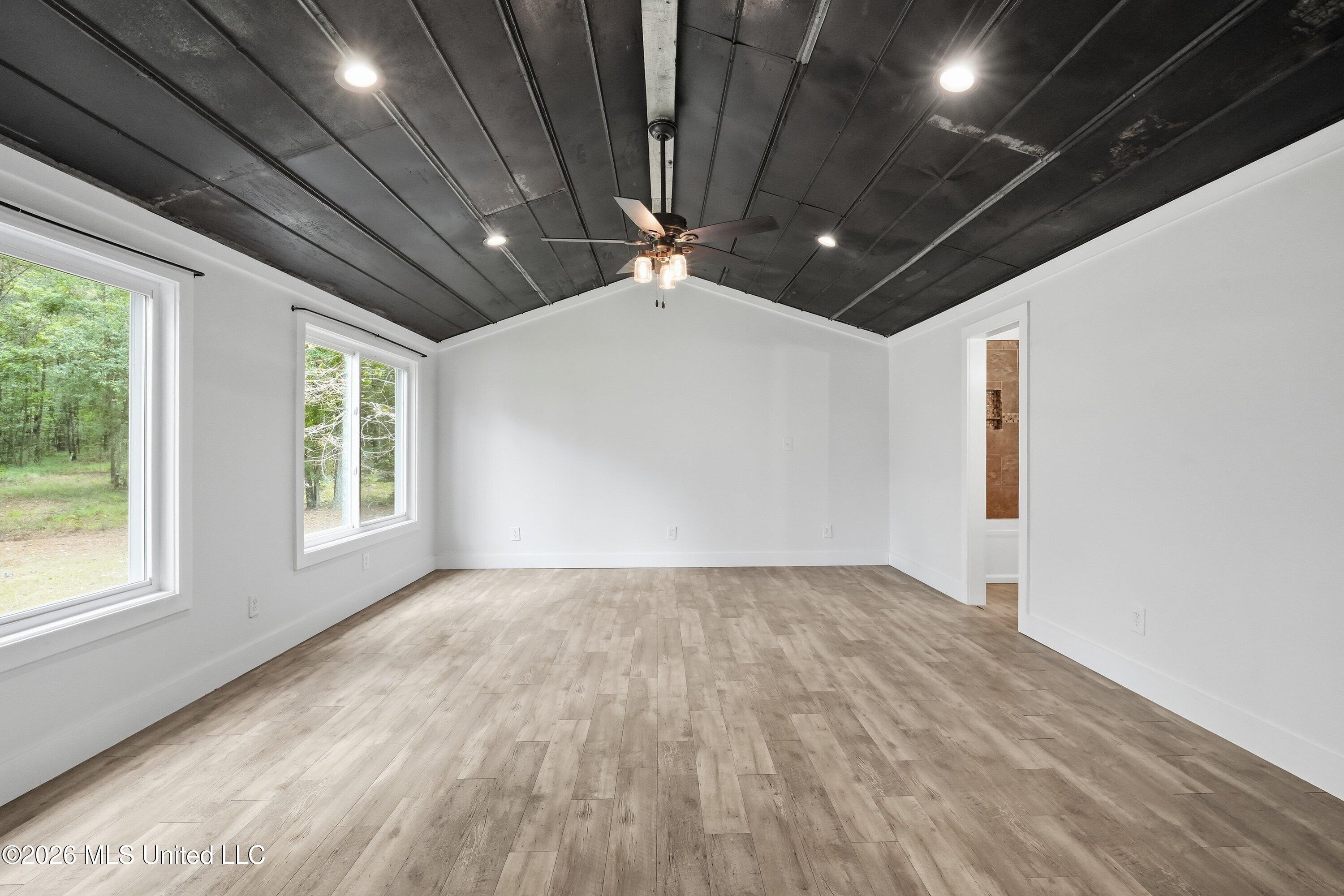 199 Easy Street Property Photo 15