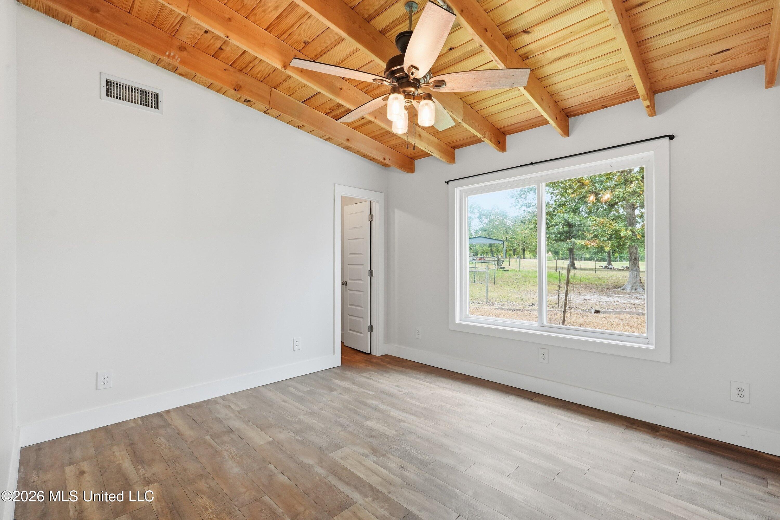 199 Easy Street Property Photo 20