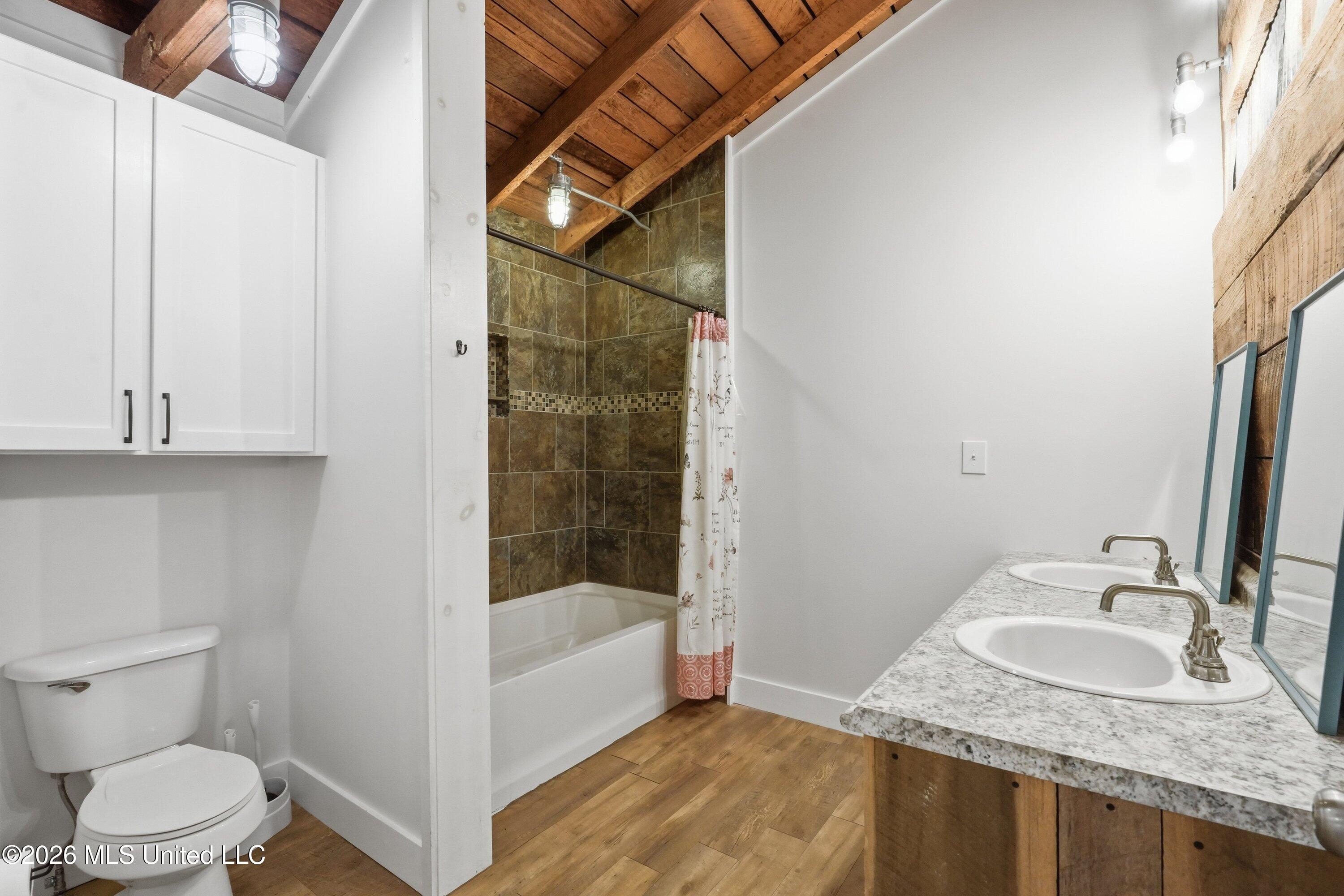 199 Easy Street Property Photo 23