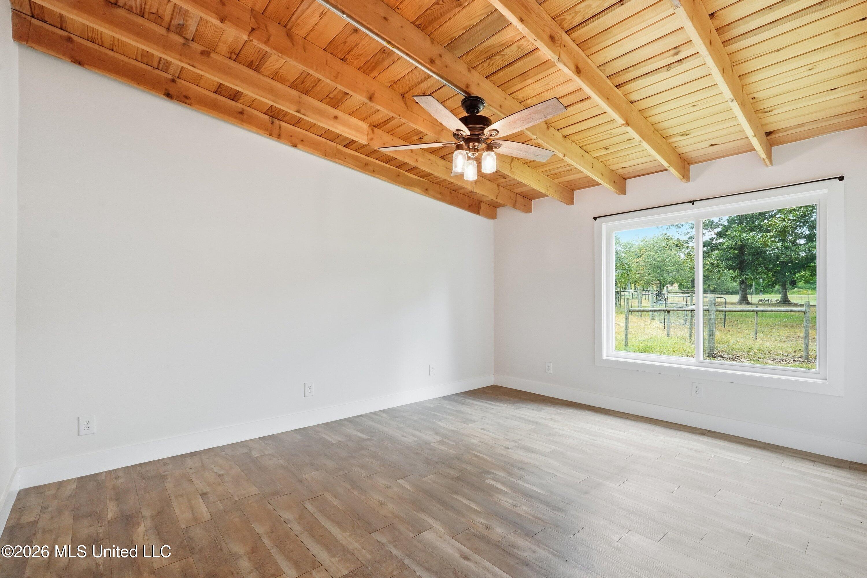199 Easy Street Property Photo 24