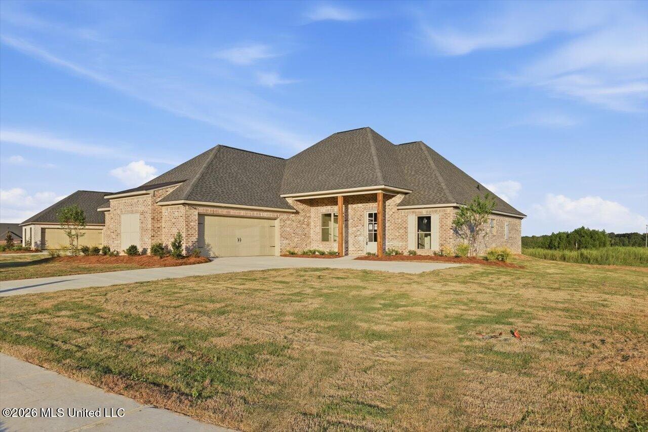 141 Palace Crossing Property Photo 3