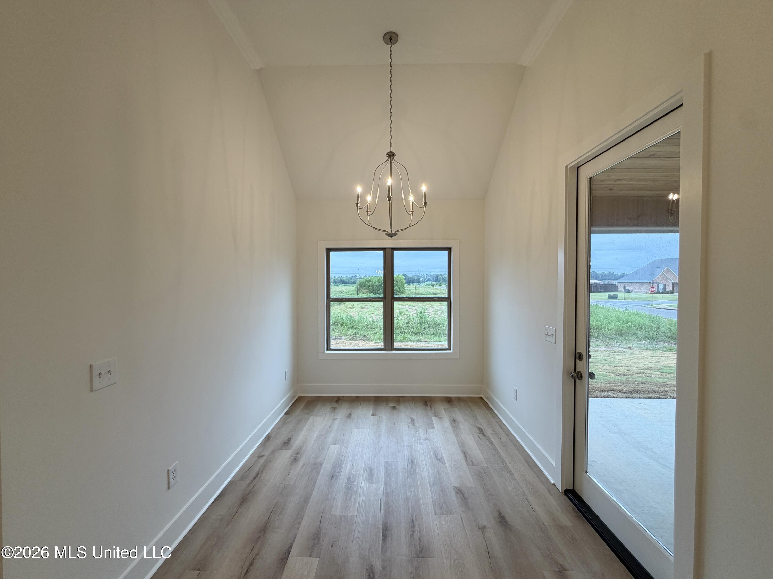 141 Palace Crossing Property Photo 7