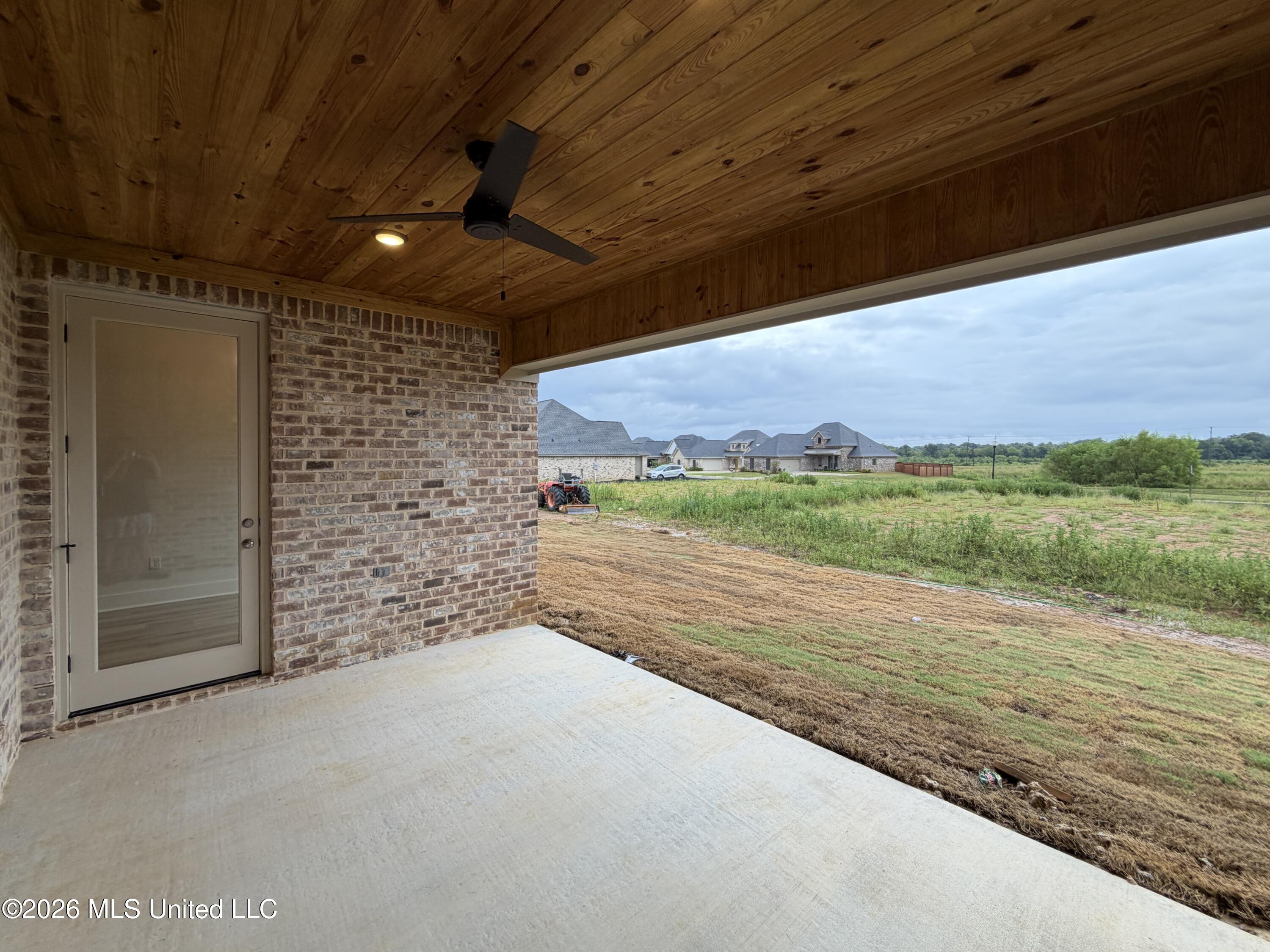 141 Palace Crossing Property Photo 28