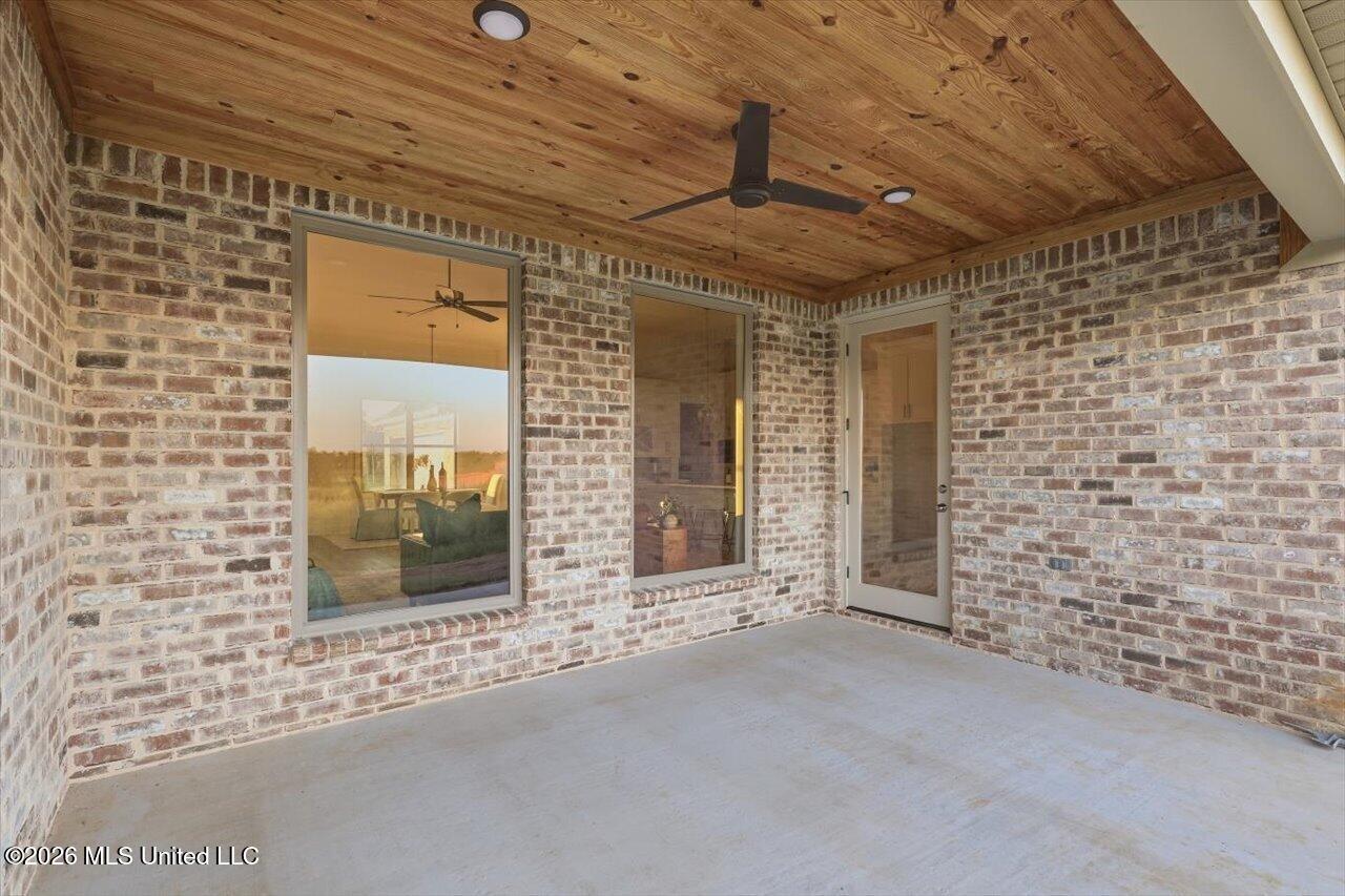 141 Palace Crossing Property Photo 43