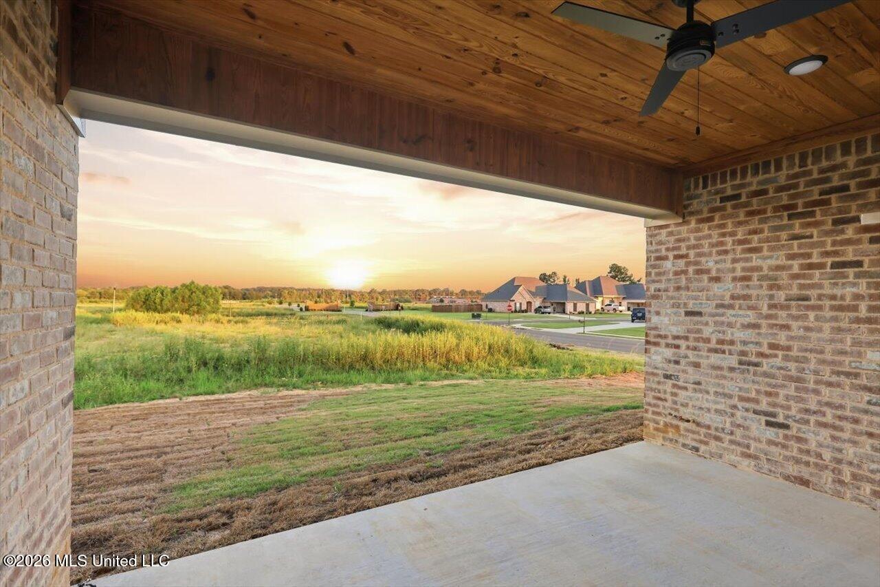141 Palace Crossing Property Photo 44