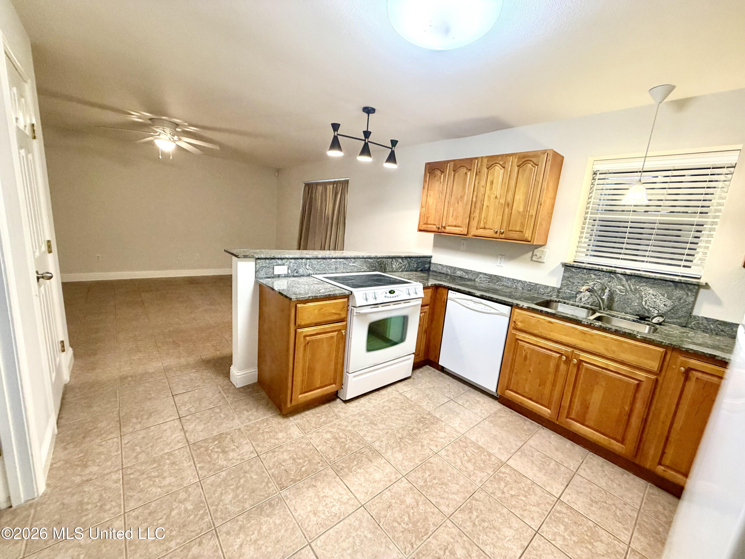 1457 Georgia Place Property Photo 33