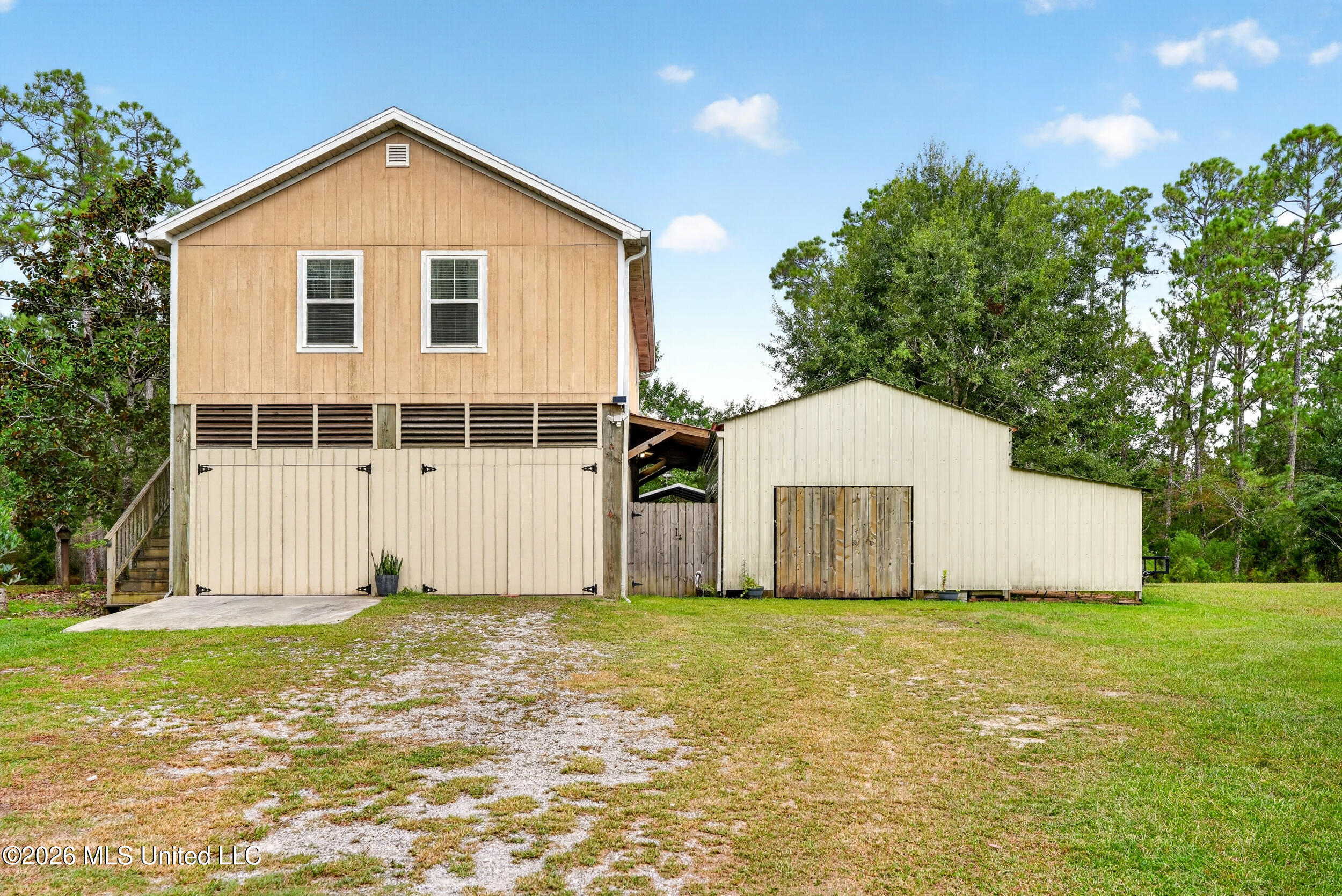 6079 4th Street Property Photo 5