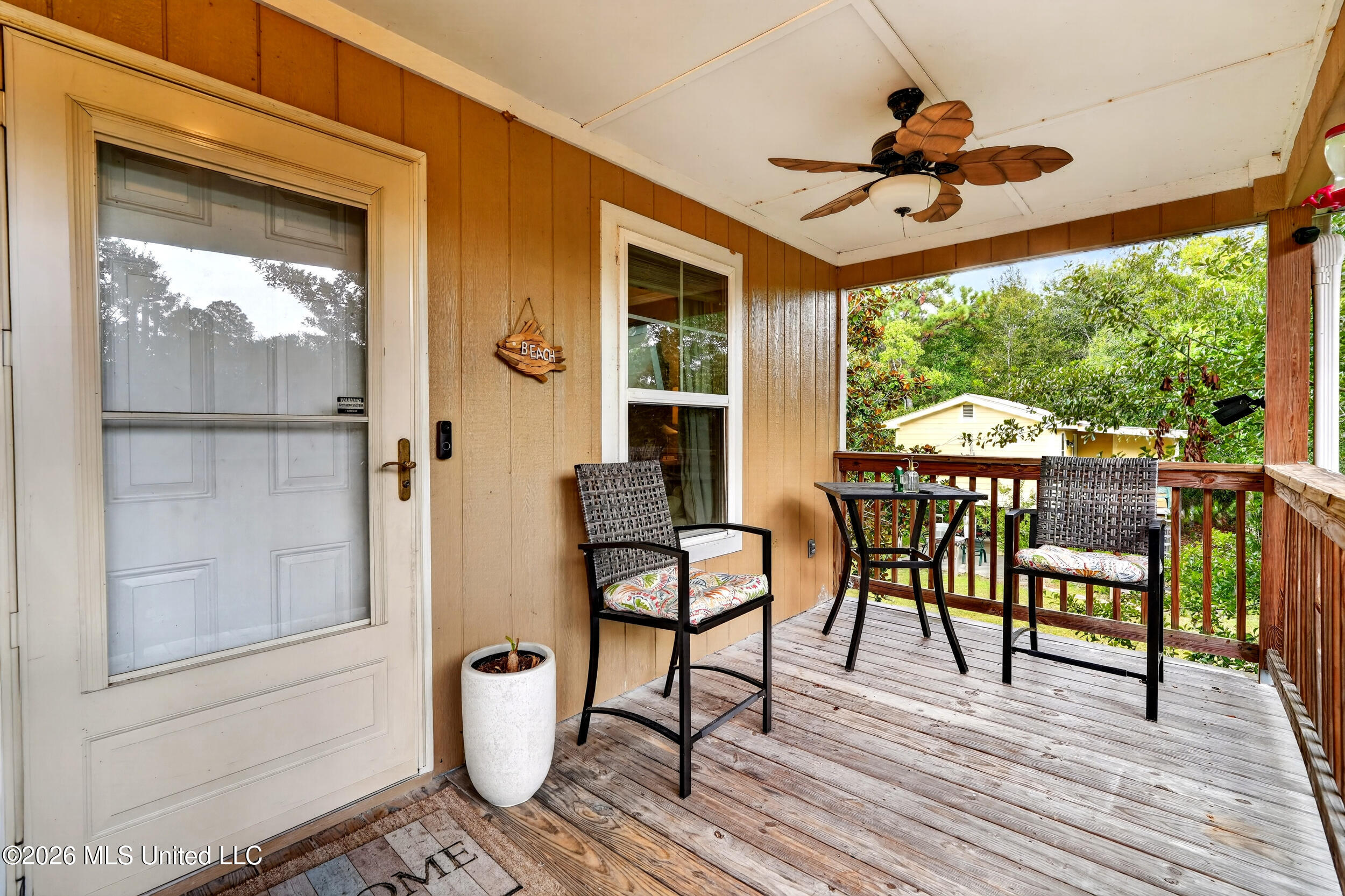 6079 4th Street Property Photo 9