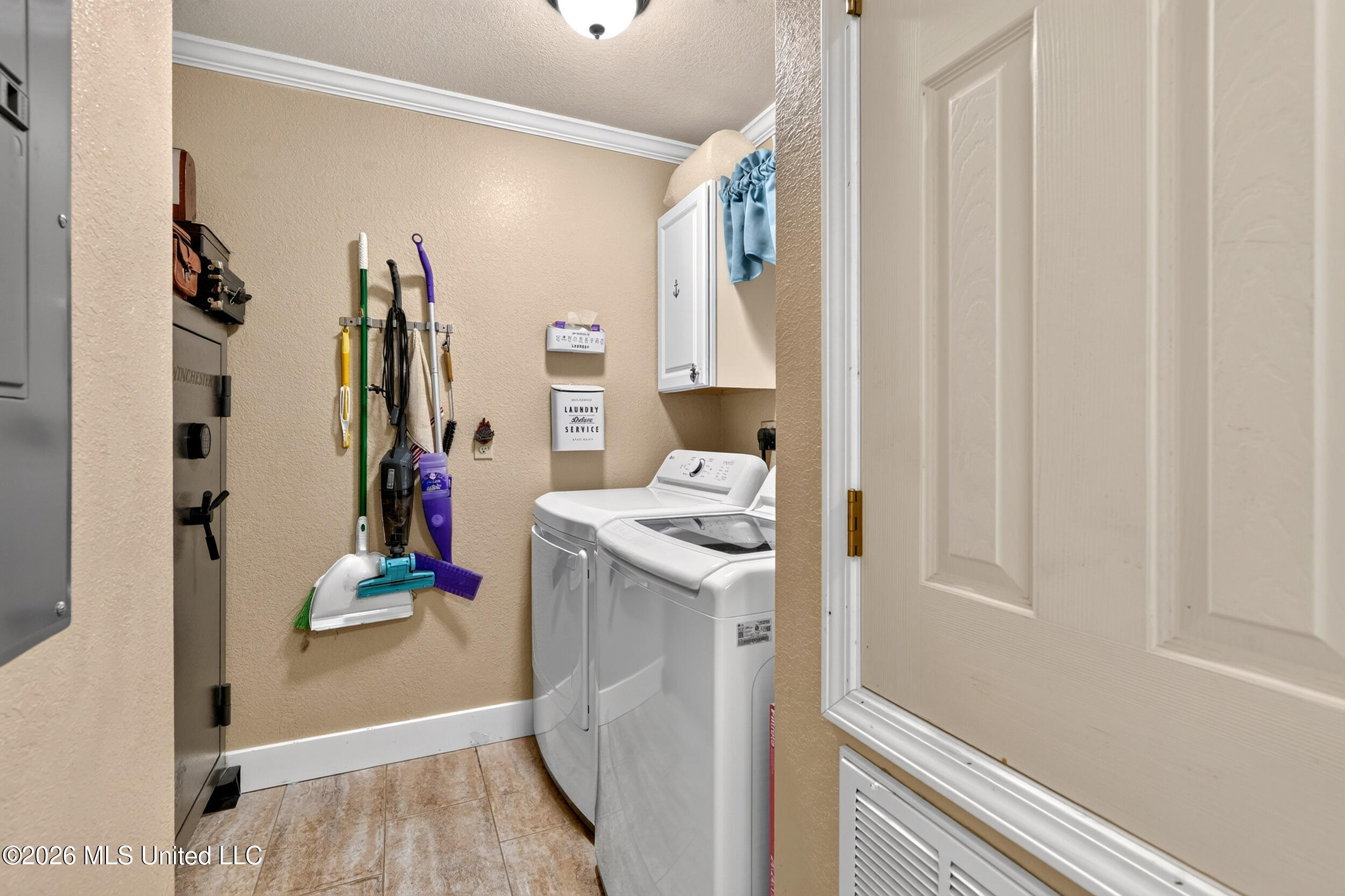 6079 4th Street Property Photo 23