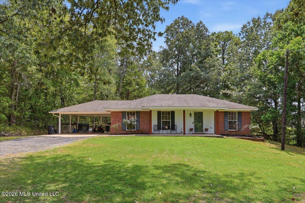 185 Vine Drive Property Photo 1