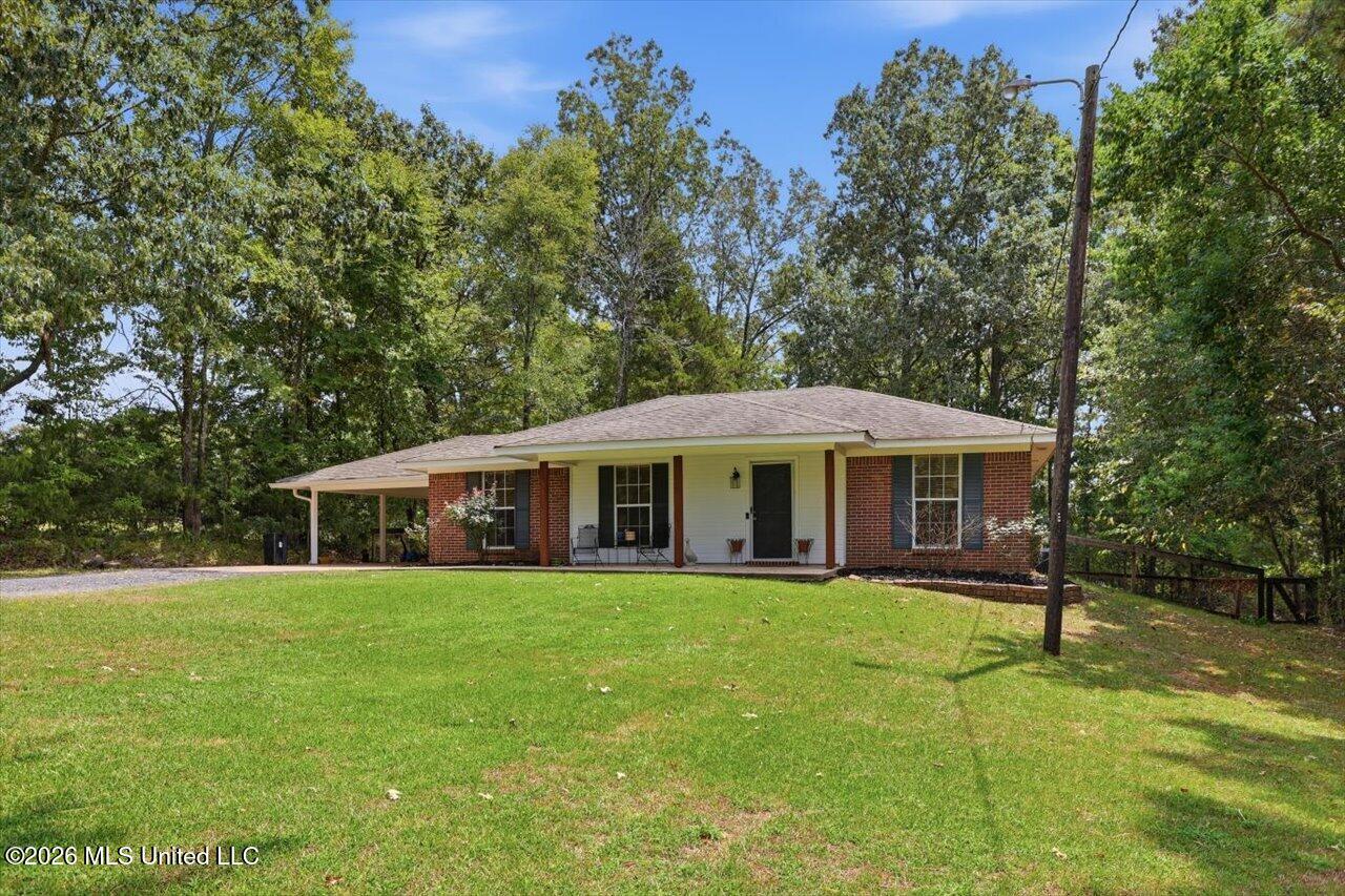 185 Vine Drive Property Photo 2