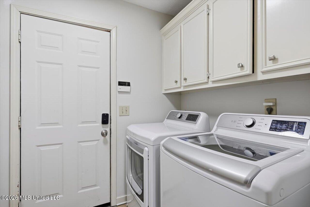 185 Vine Drive Property Photo 15