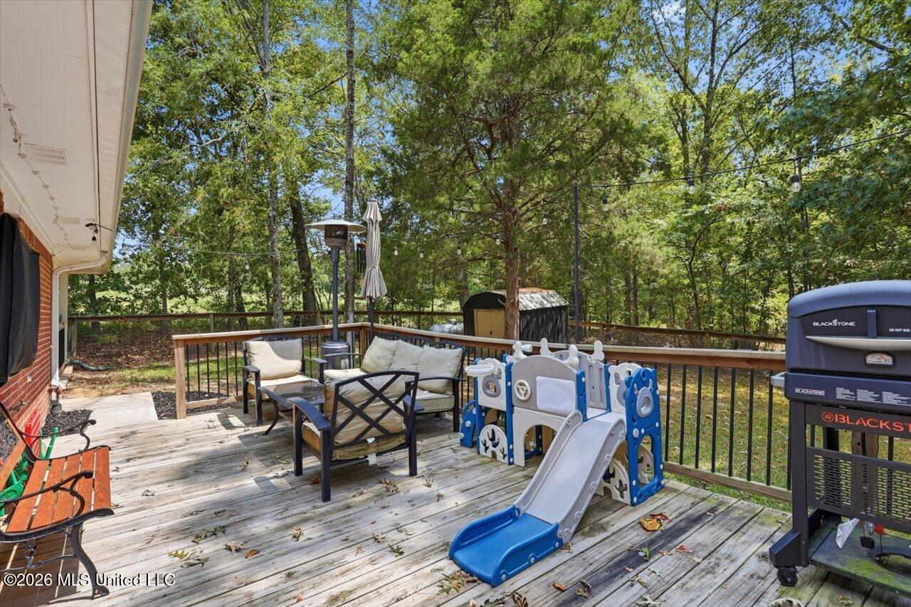 185 Vine Drive Property Photo 26