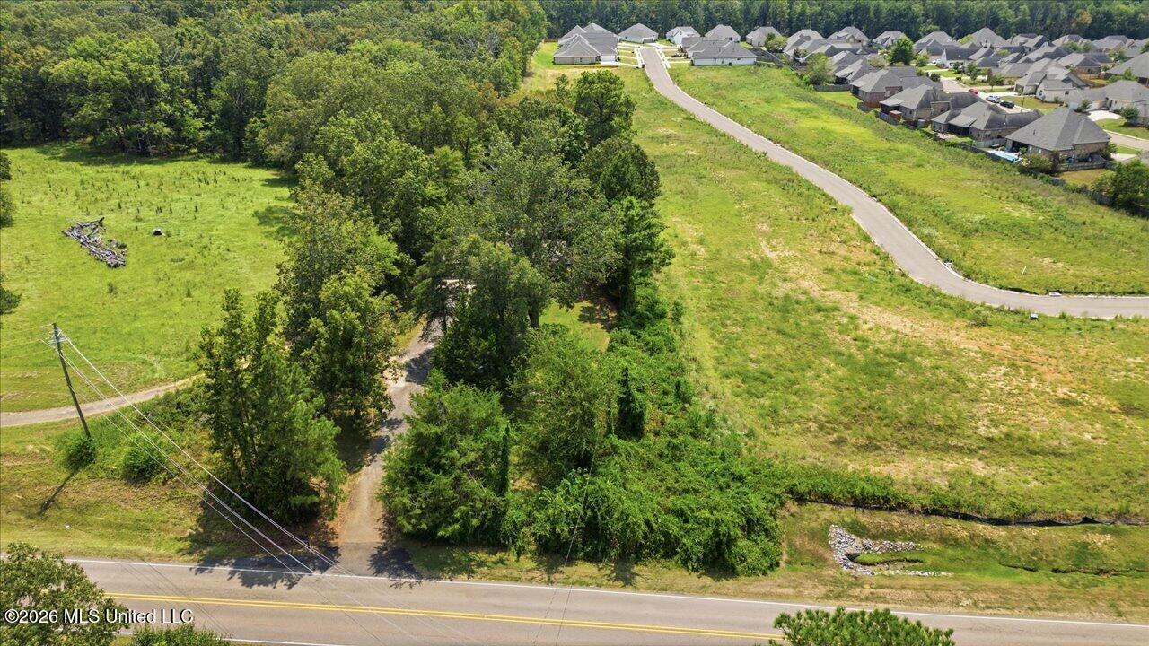 185 Vine Drive Property Photo 30