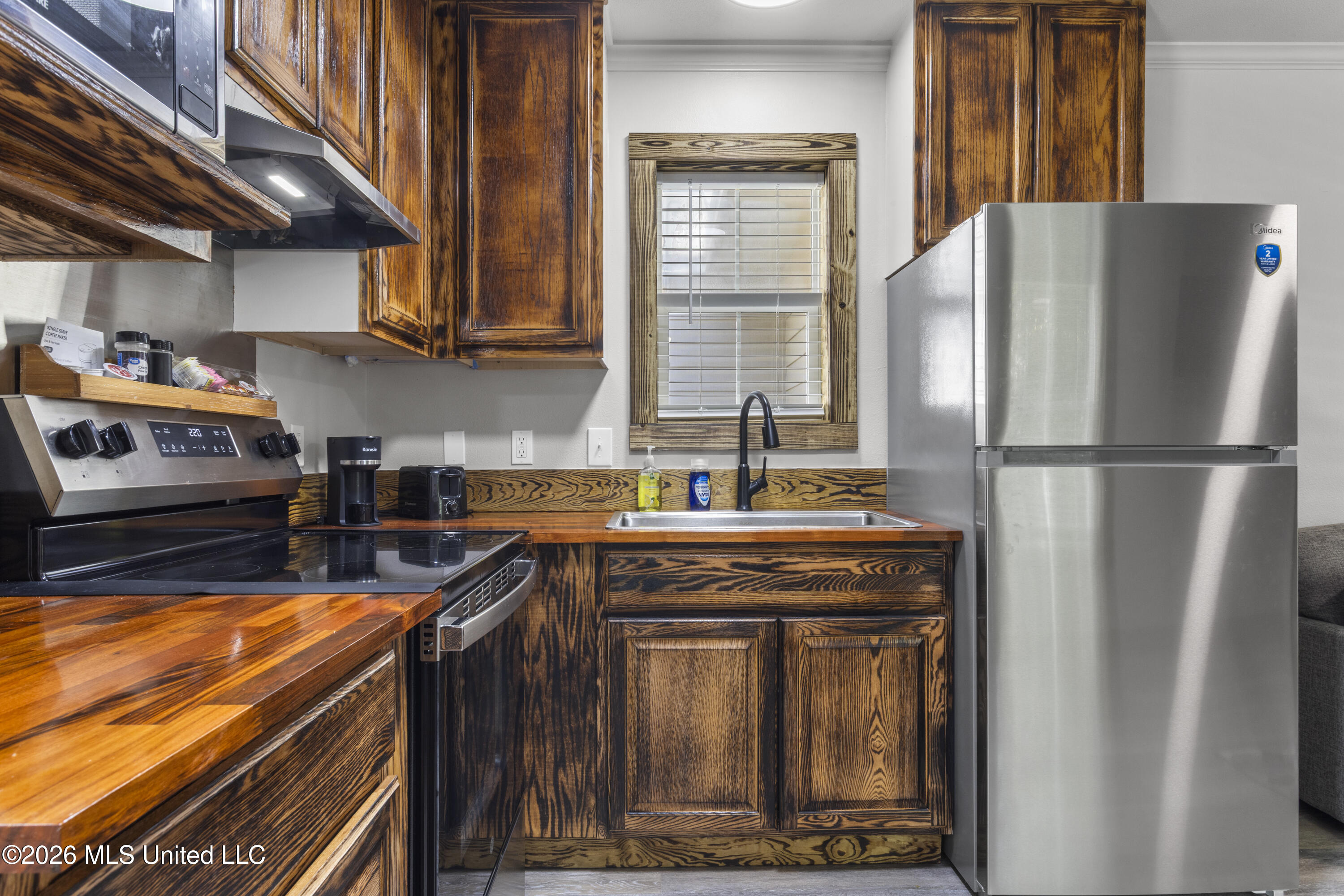 15447 C C Camp Road Property Photo 8