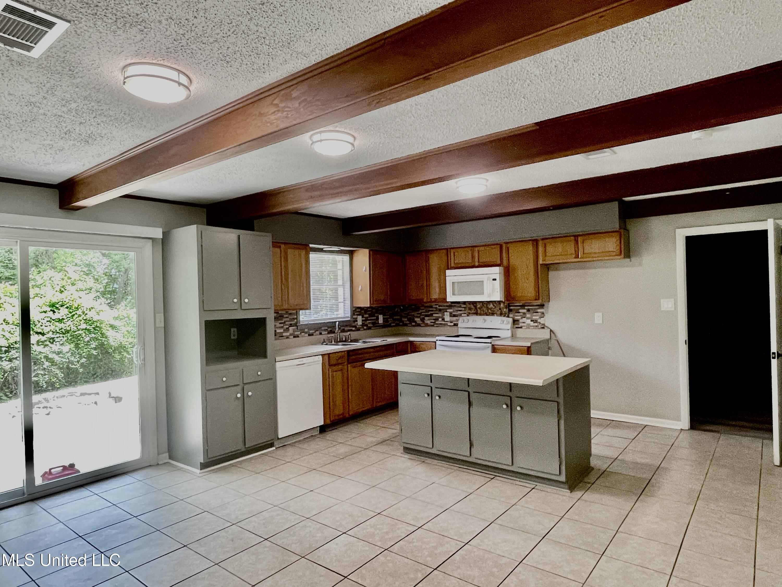 7402 Joy Drive Property Photo 2
