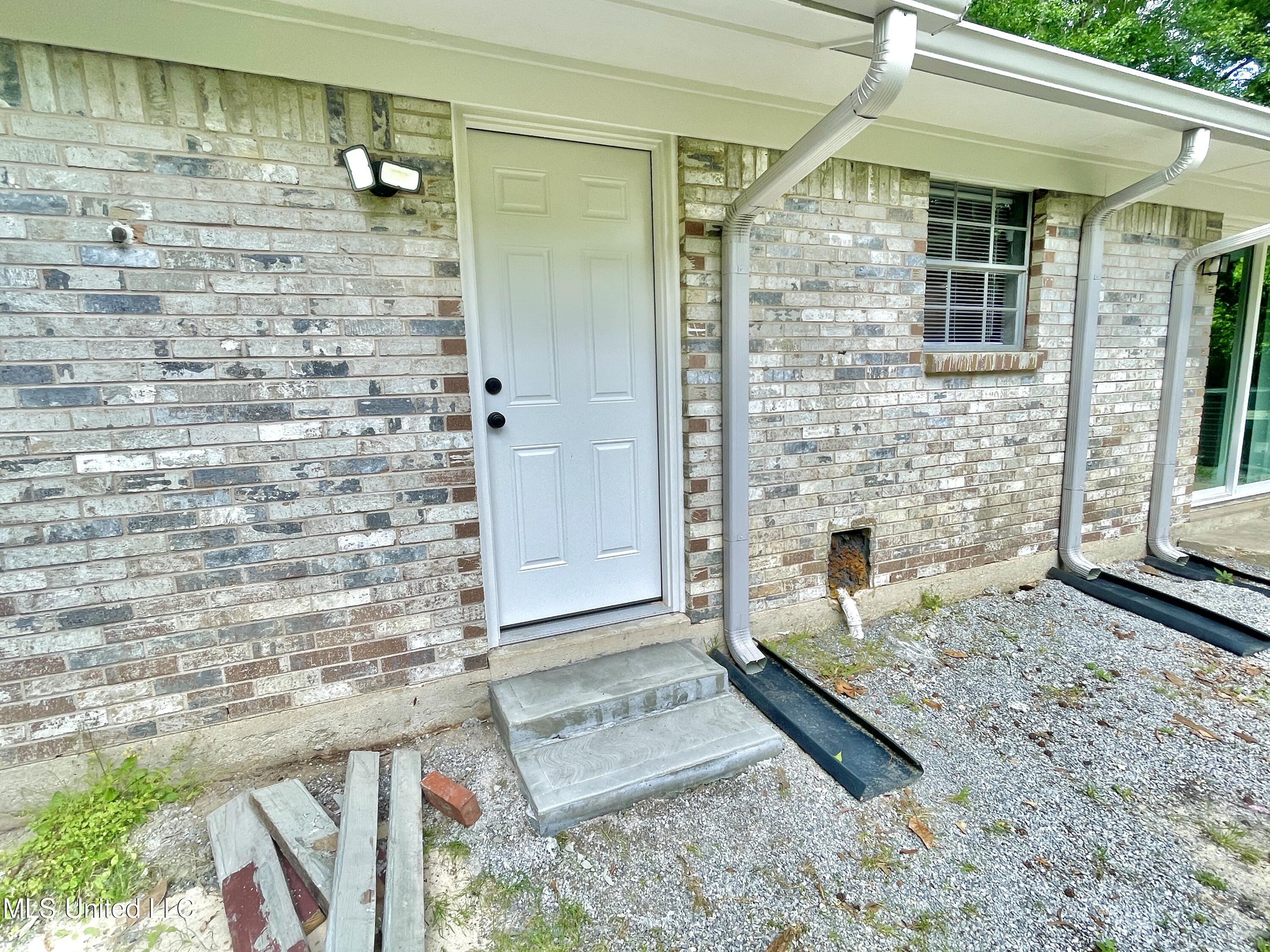 7402 Joy Drive Property Photo 3