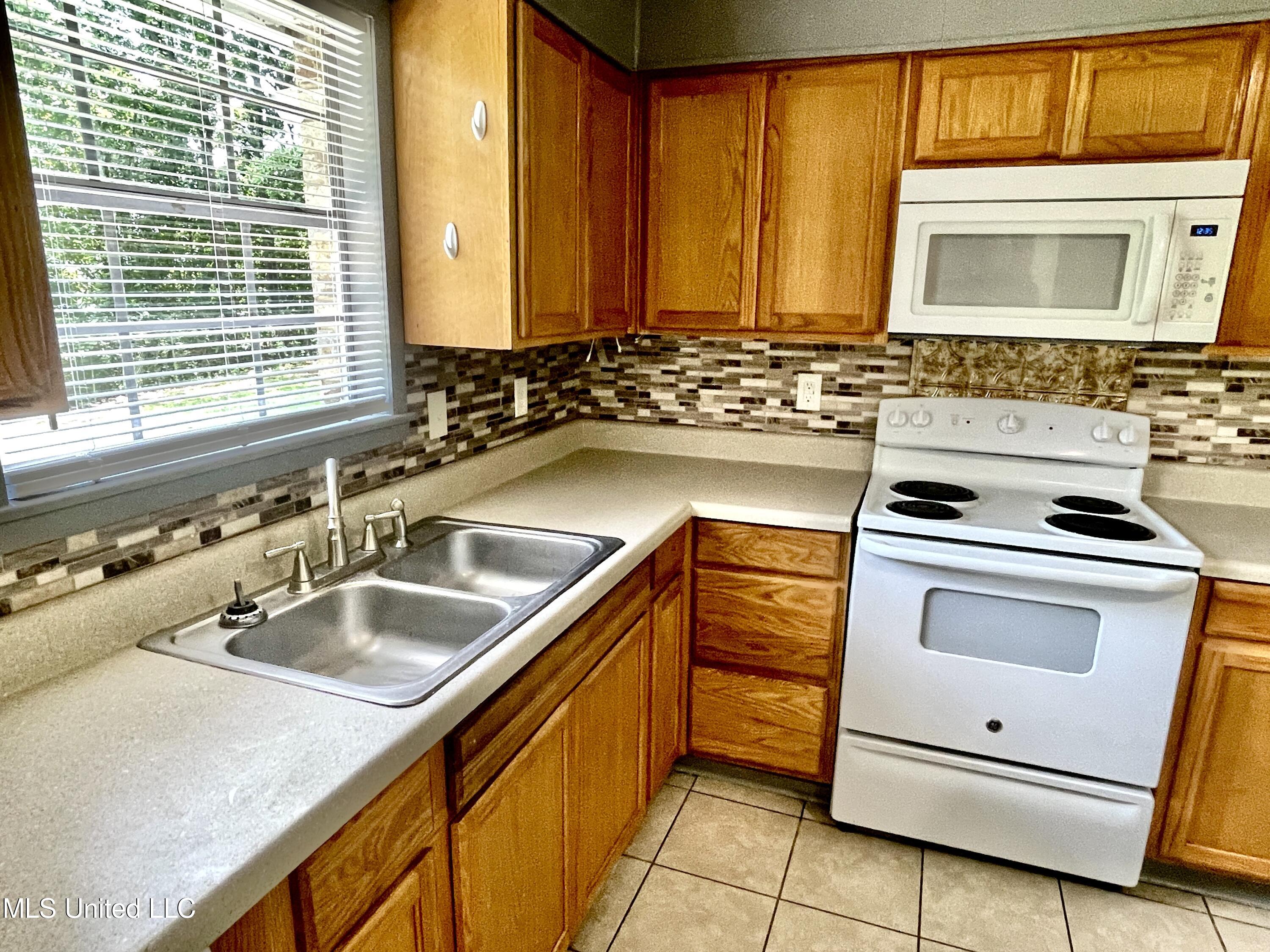 7402 Joy Drive Property Photo 8