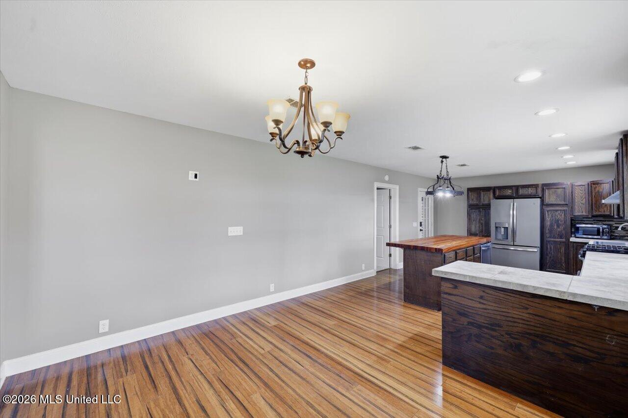 210 W Laurel Avenue Property Photo 10