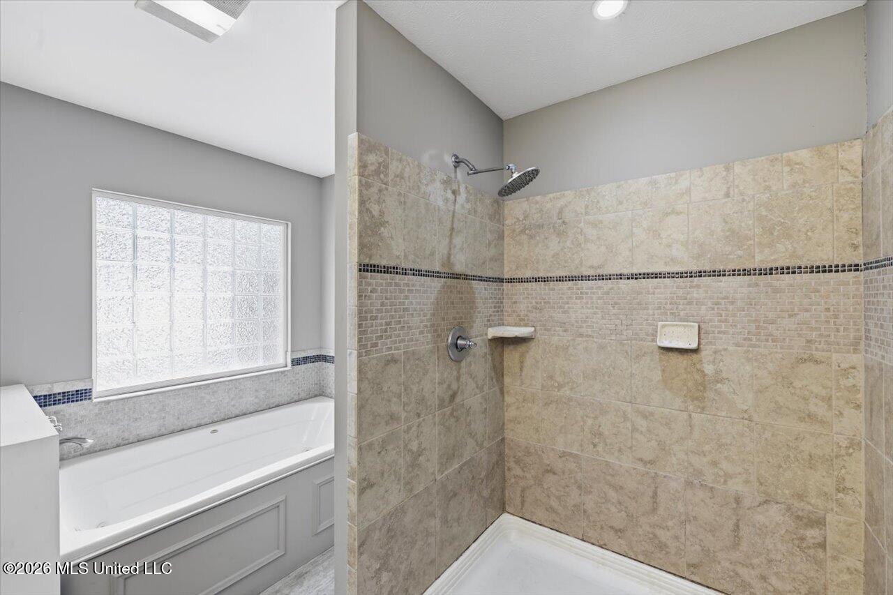 210 W Laurel Avenue Property Photo 19