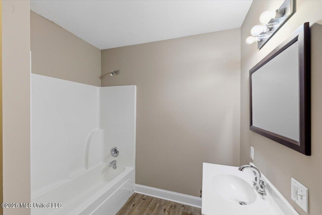210 W Laurel Avenue Property Photo 23