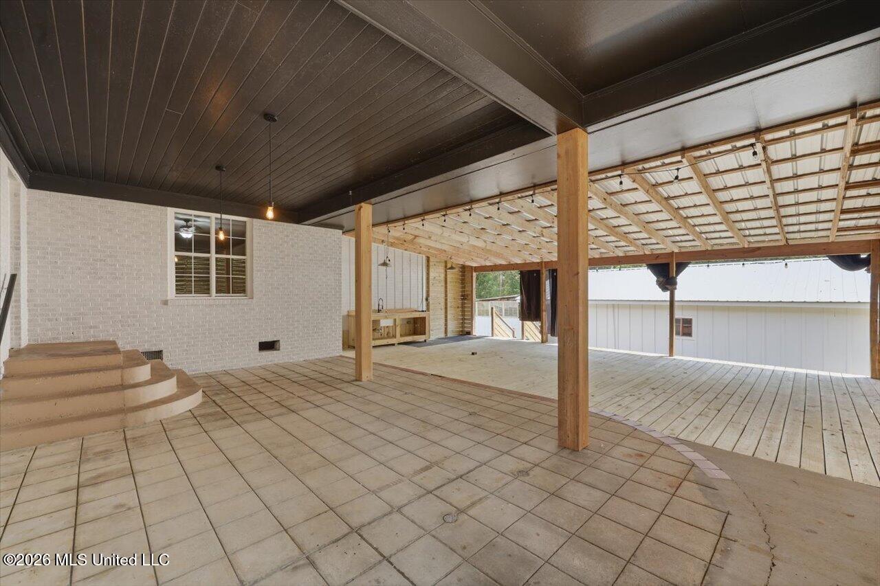210 W Laurel Avenue Property Photo 25