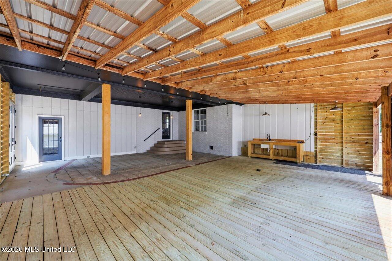210 W Laurel Avenue Property Photo 28