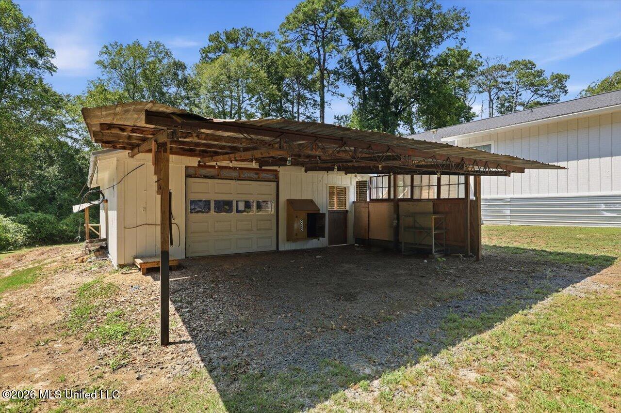 210 W Laurel Avenue Property Photo 30