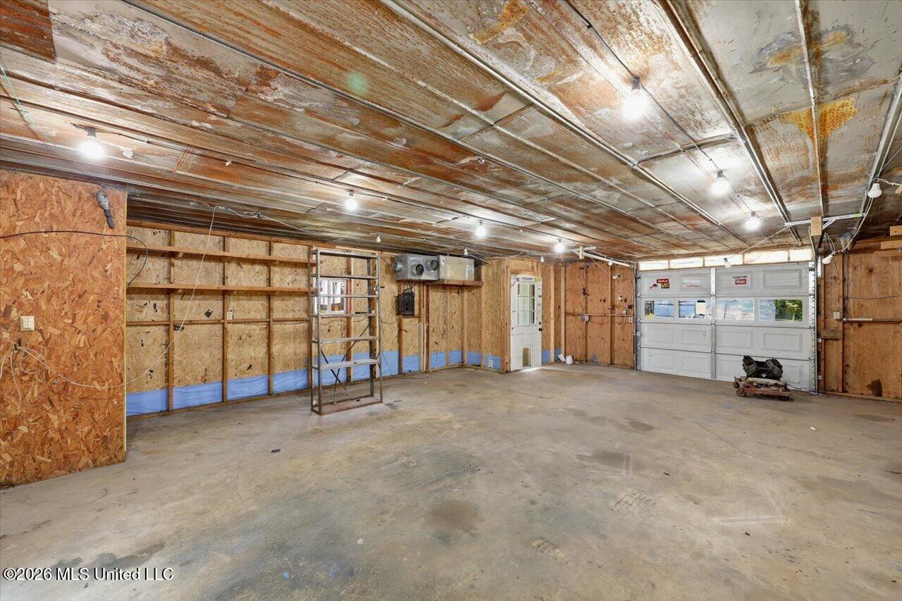 210 W Laurel Avenue Property Photo 33