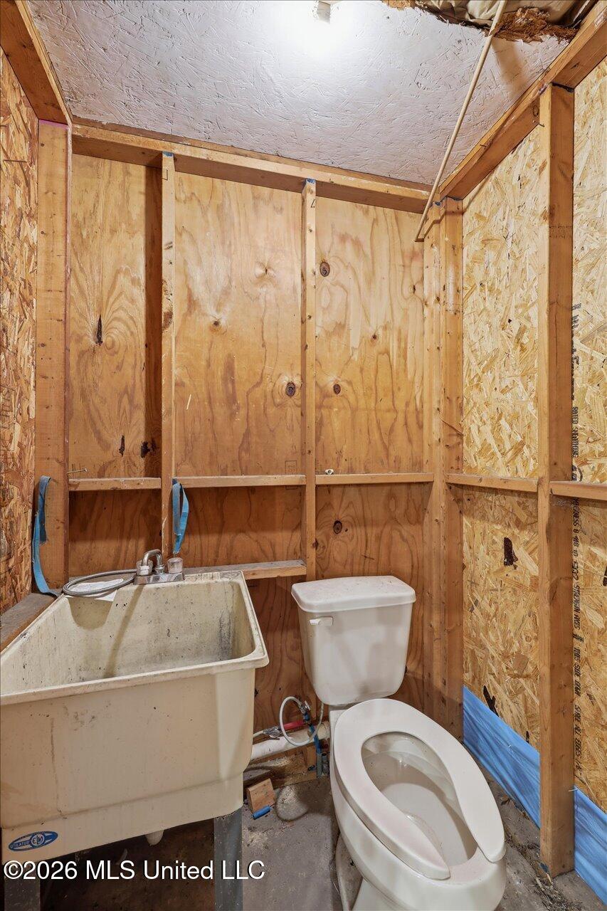 210 W Laurel Avenue Property Photo 35