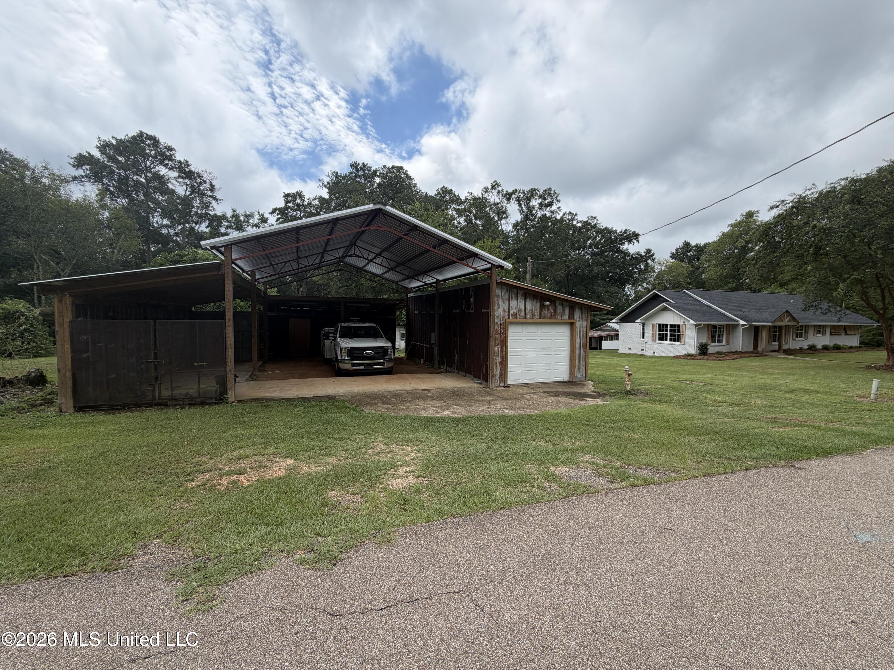 210 W Laurel Avenue Property Photo 41