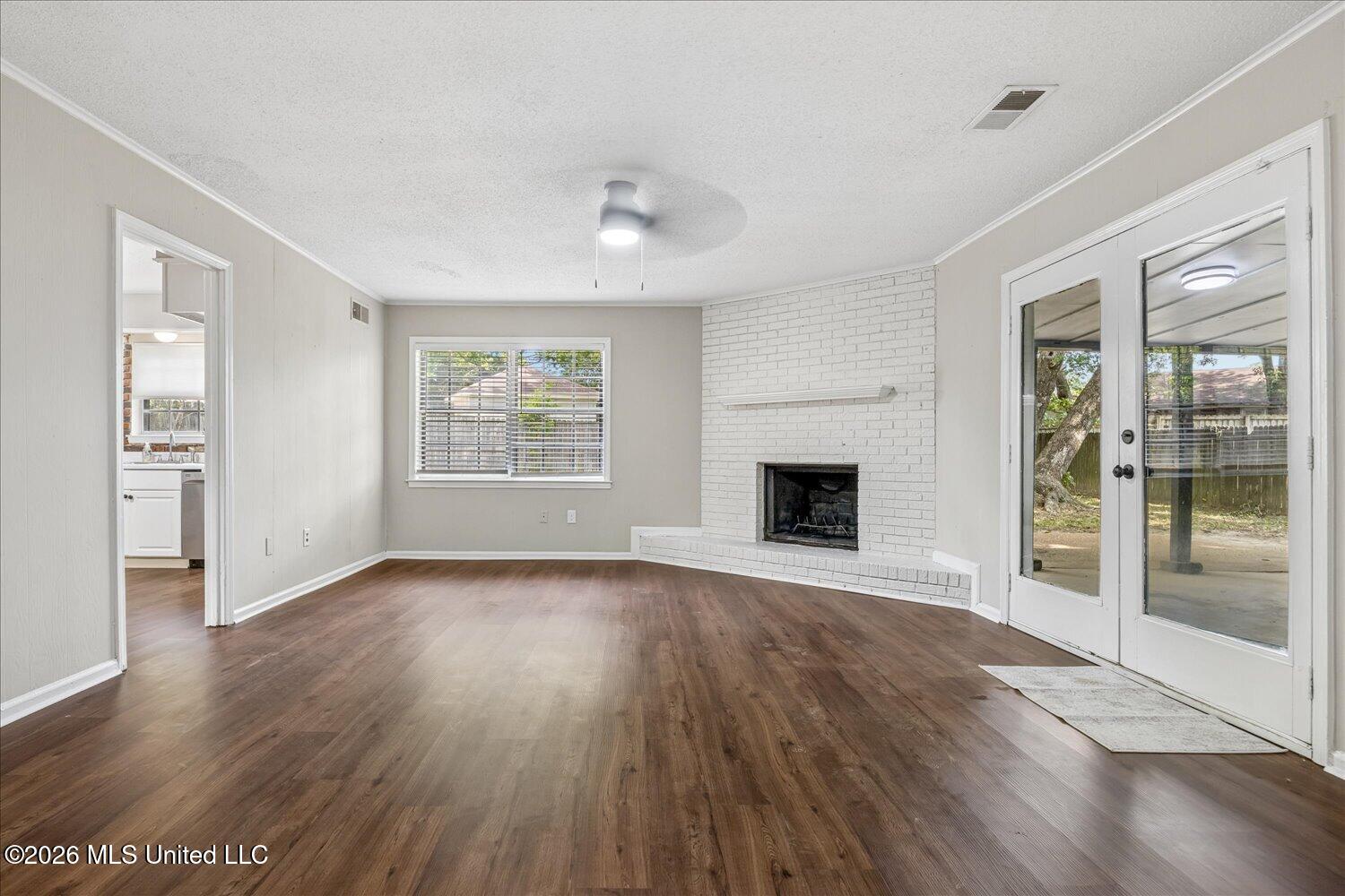 5698 Shannon Drive Property Photo 3