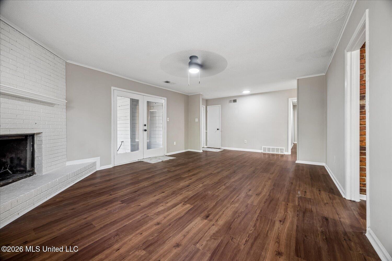 5698 Shannon Drive Property Photo 4