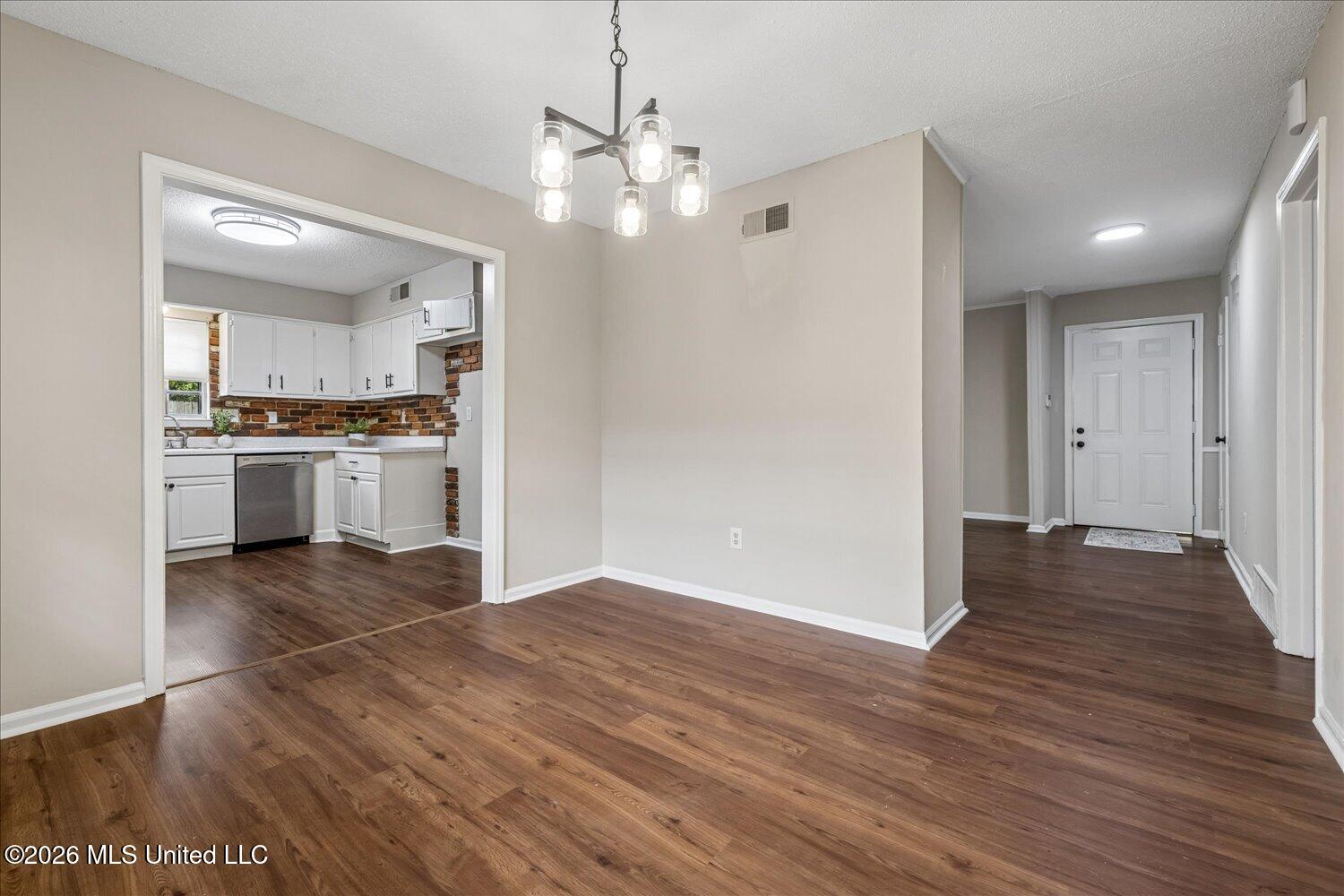 5698 Shannon Drive Property Photo 9