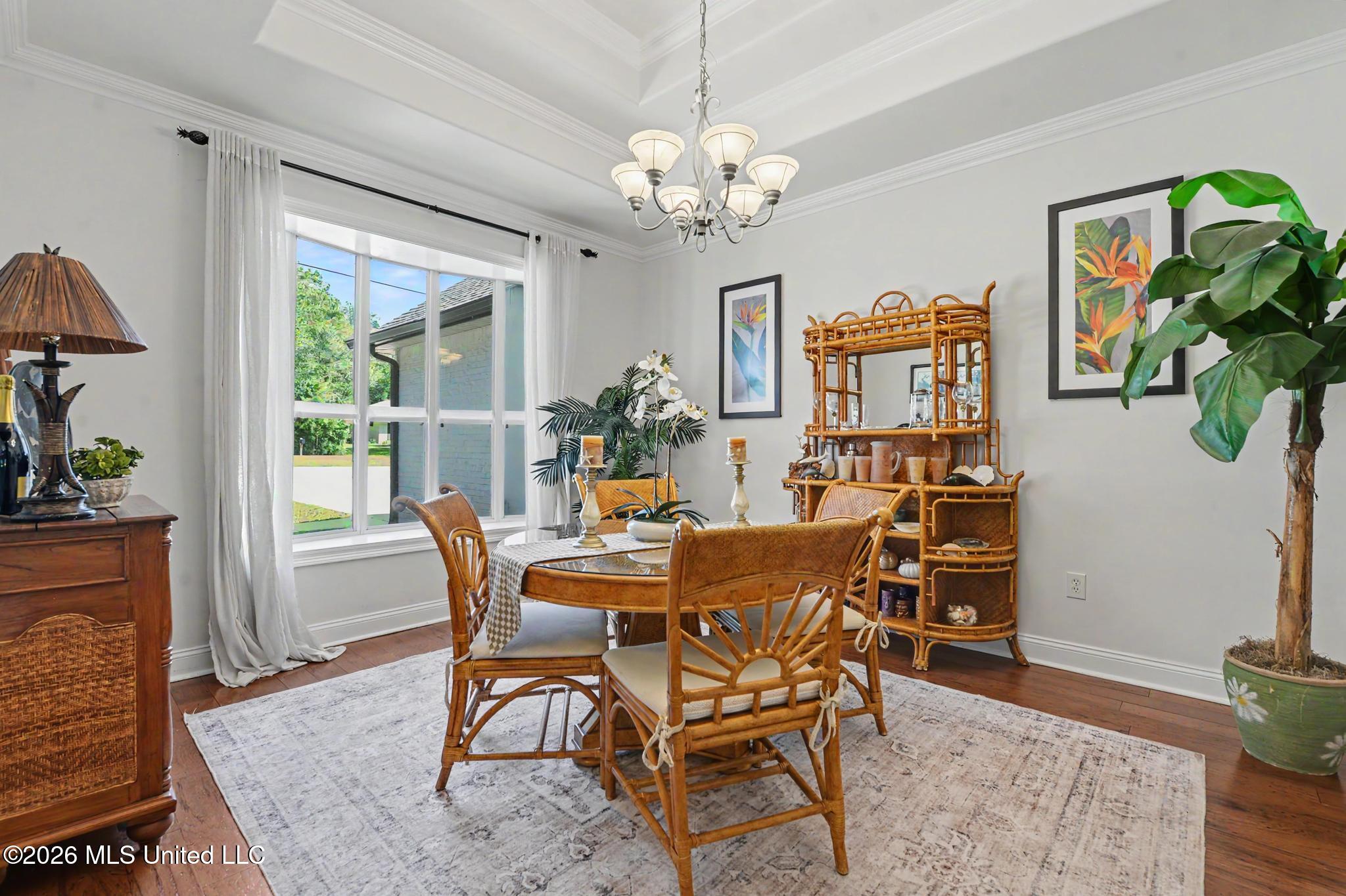 5562 E Diamondhead Drive Property Photo 8