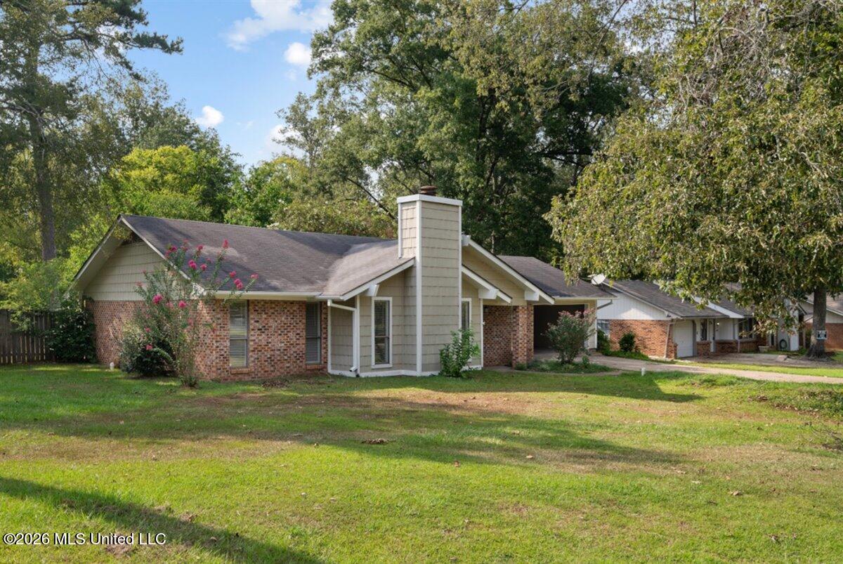 147 Oak Park Drive Property Photo 3