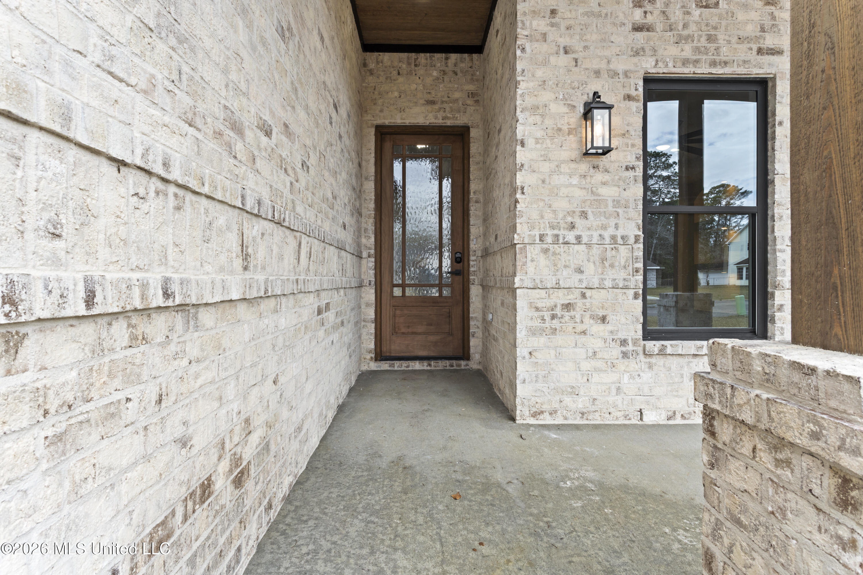 2014 Parkview Drive Property Photo 4