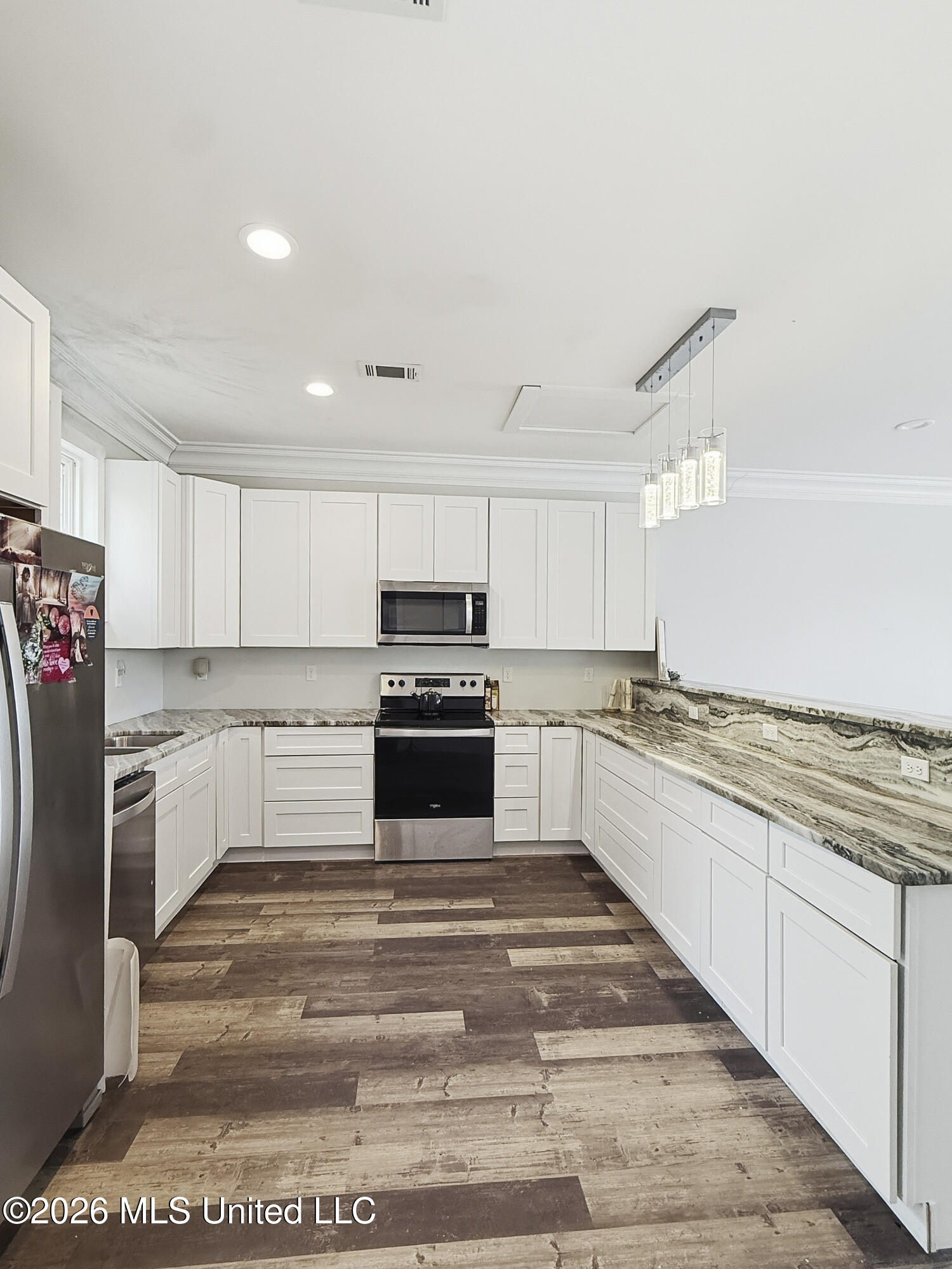 10501 Pin Oak Drive Property Photo 9