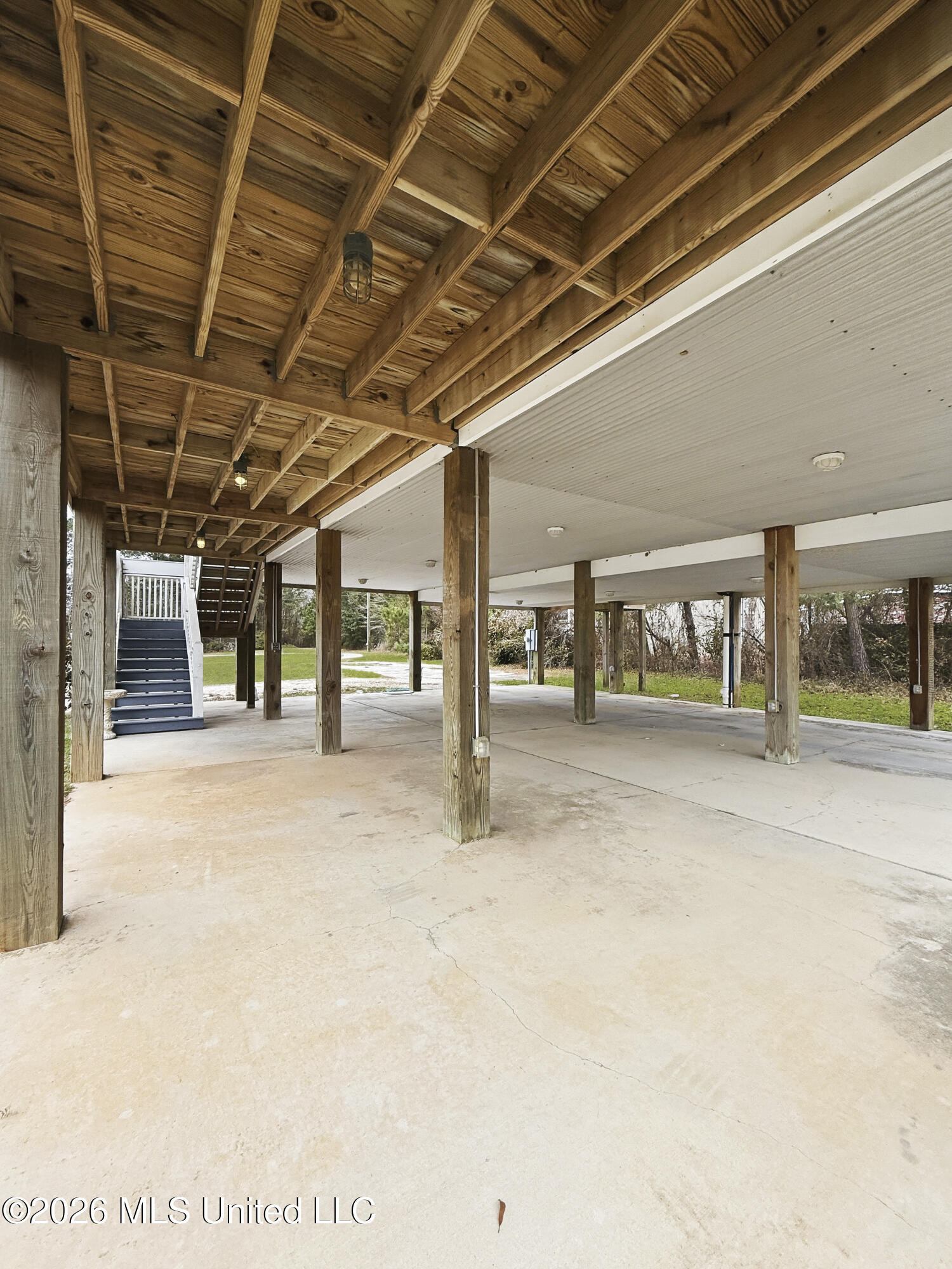 10501 Pin Oak Drive Property Photo 22