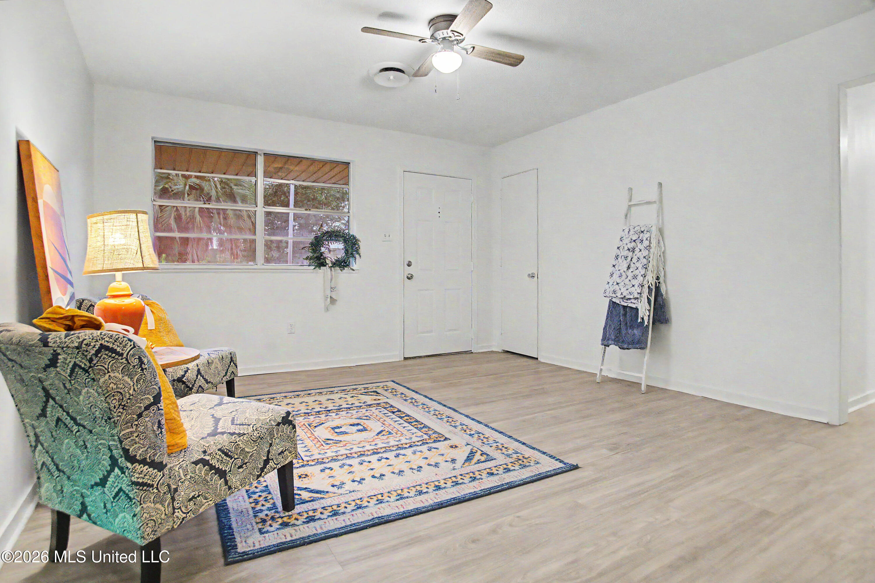 329 Popp's Ferry Road Property Photo 6