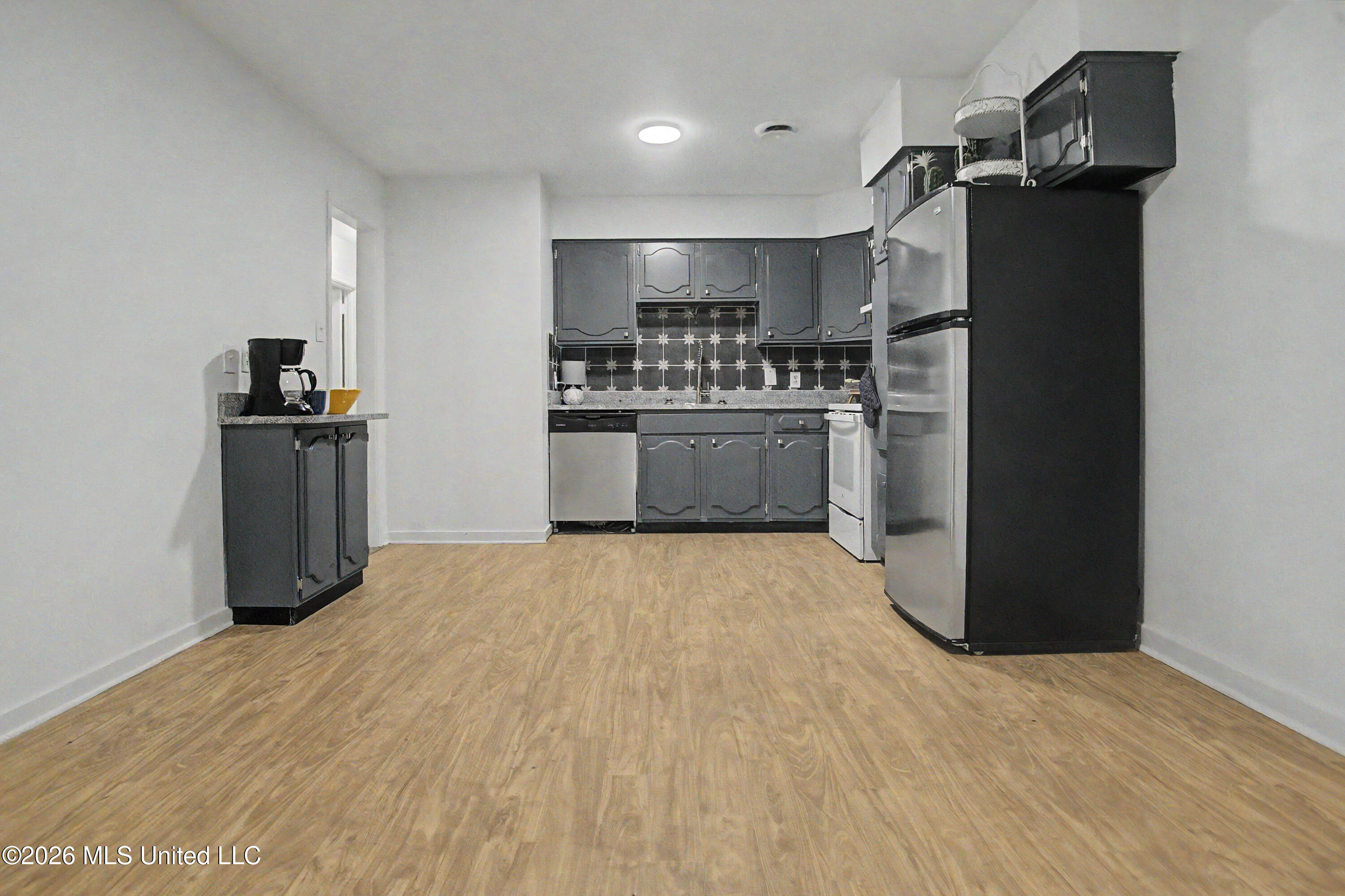 329 Popp's Ferry Road Property Photo 8