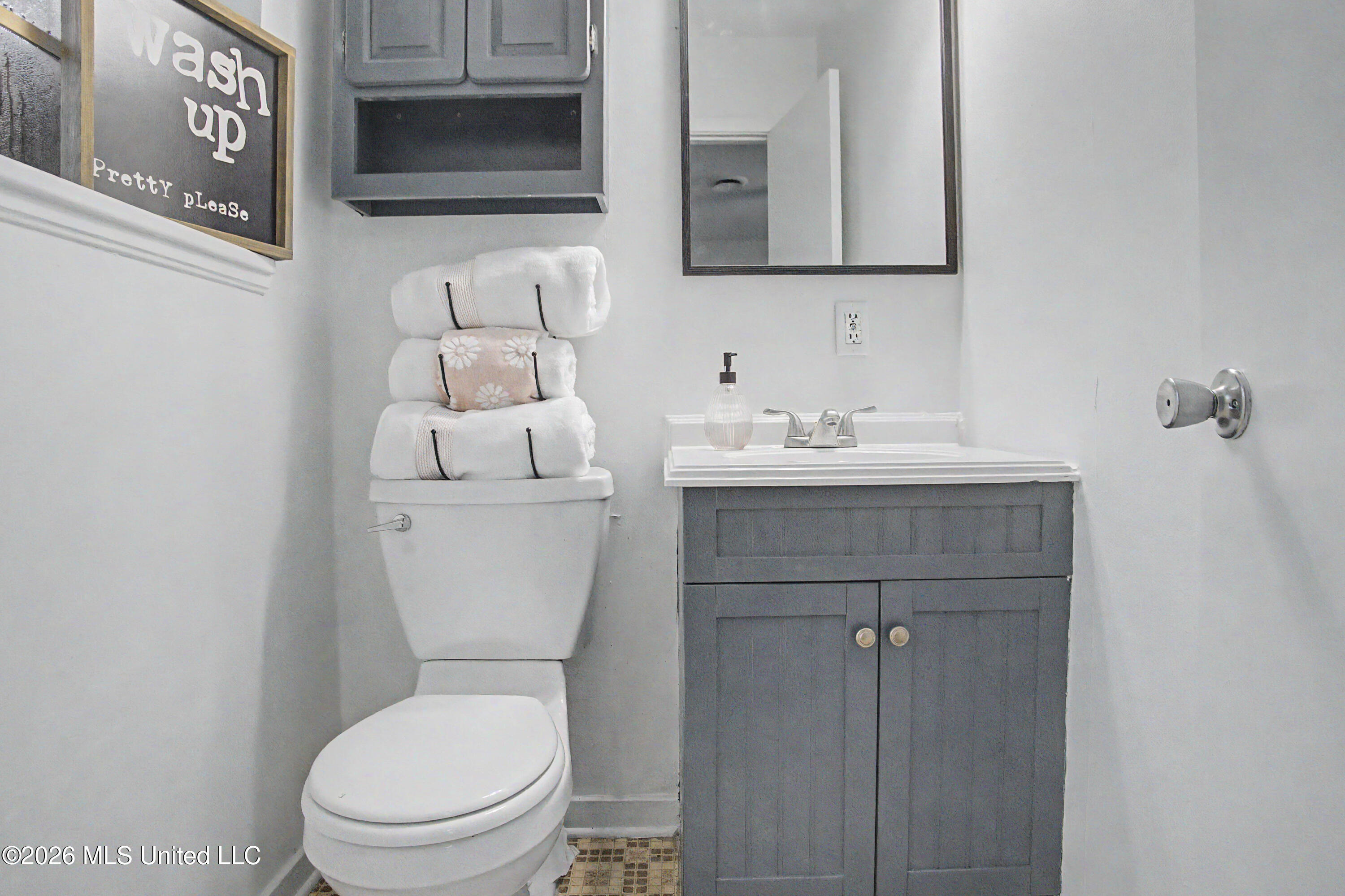 329 Popp's Ferry Road Property Photo 20