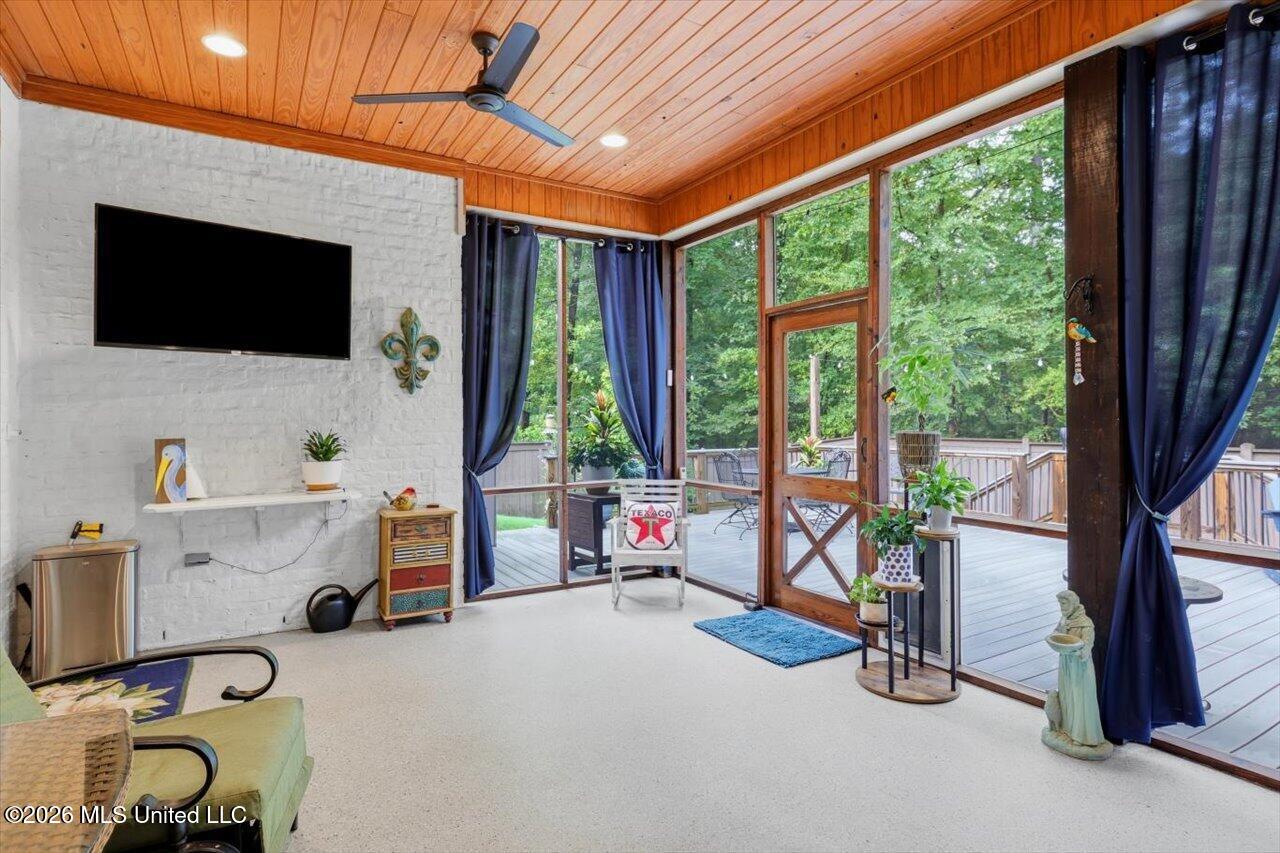 116 Wingtip Cove Property Photo 7