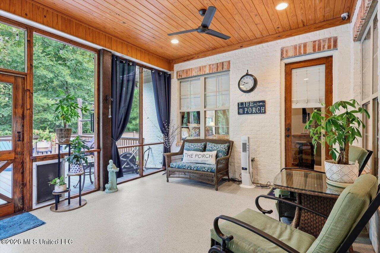 116 Wingtip Cove Property Photo 11
